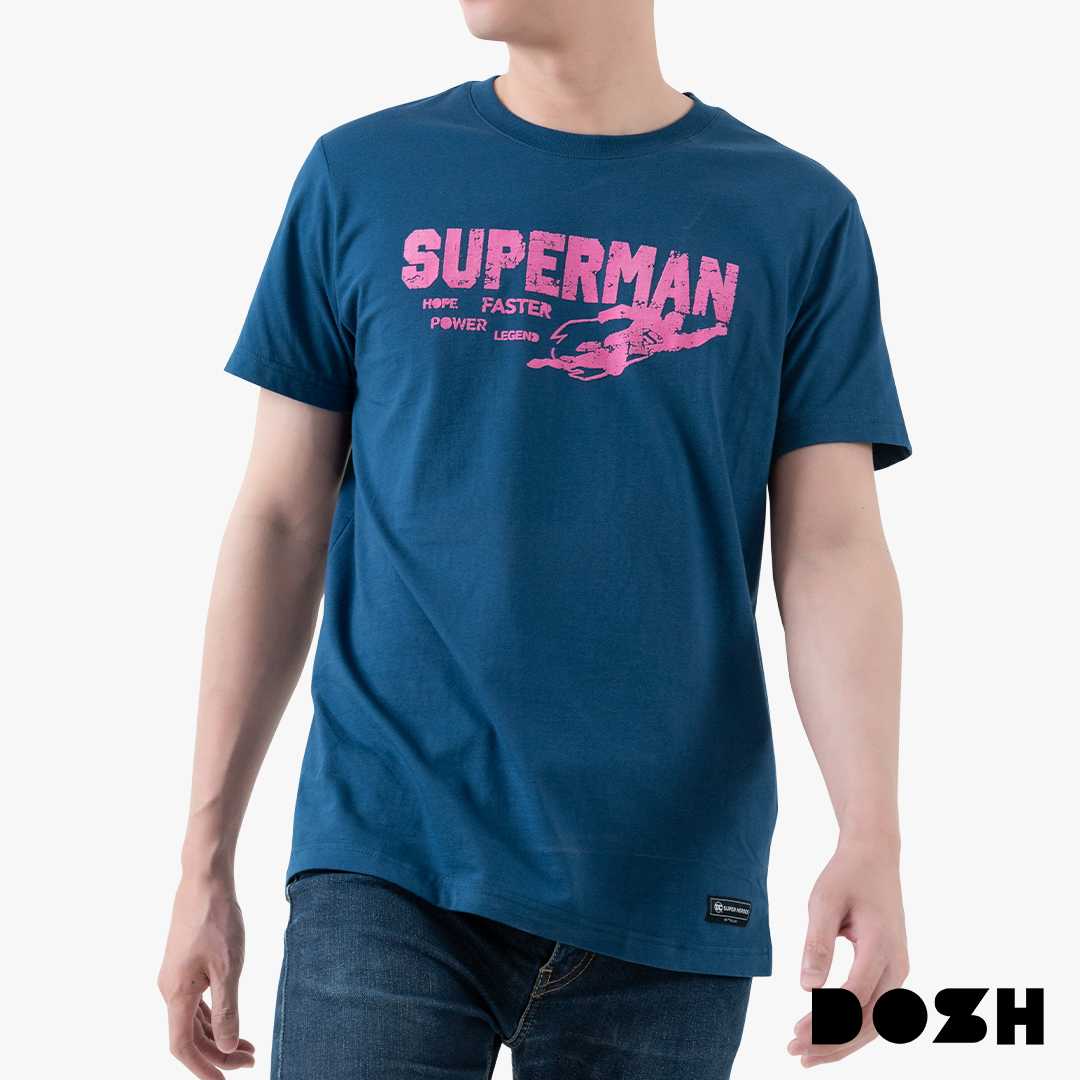 DOSH MEN'S T-SHIRTS SUPERMAN เสื้อยืดคอกลมแขนสั้น S-2XL DSMT5211-NV