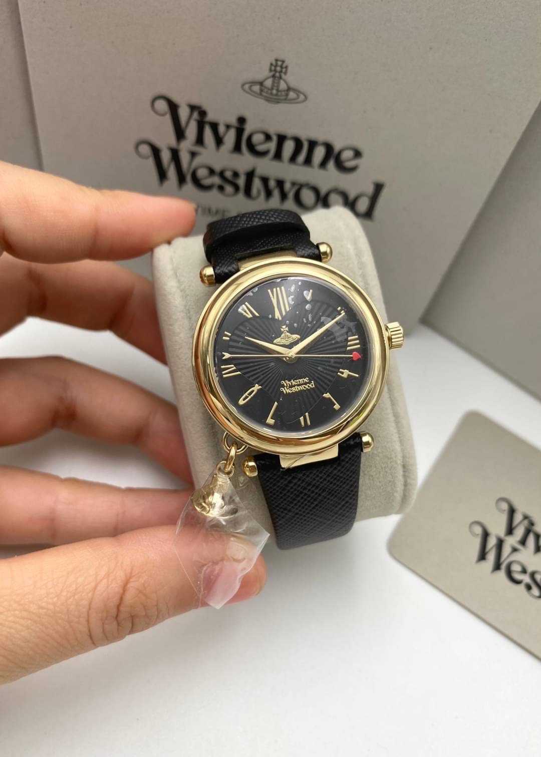 vivienne Watch​  ขนาด : 32 mm