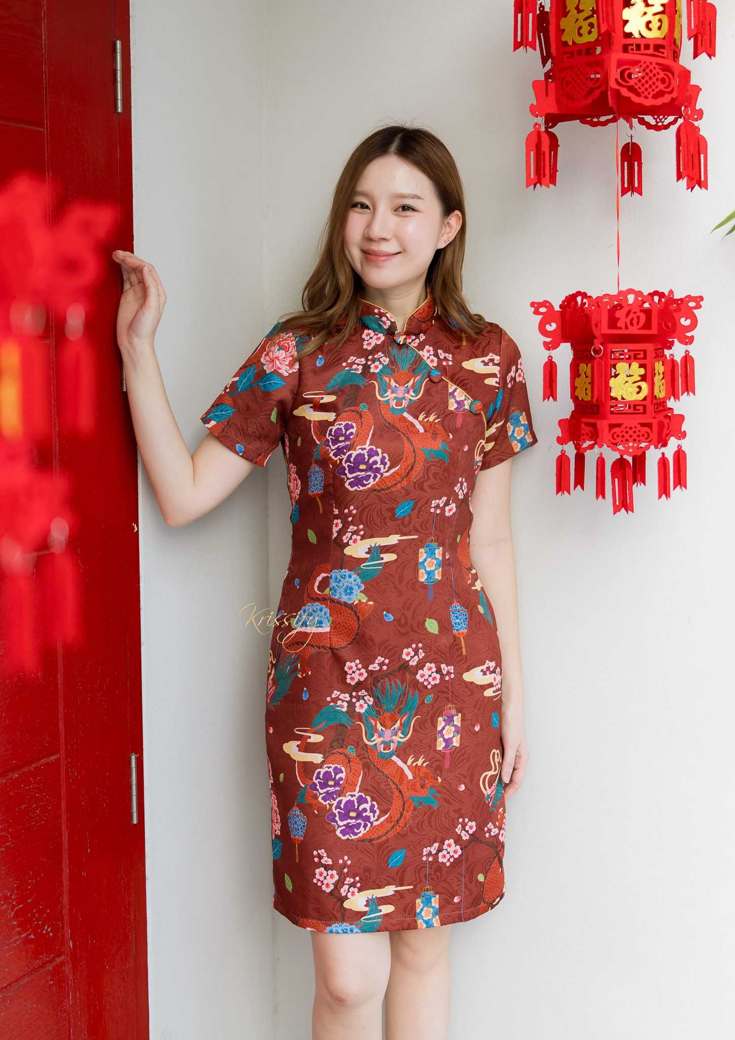 D24-001 : เดรสกี่เพ้า ผ้าแจ็คการ์ดพิมพ์ลาย สวยสง่างาม ต้อนรับปีมังกร