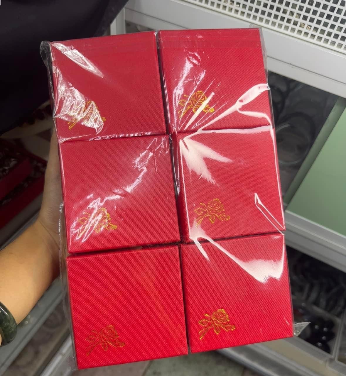 กล่องกำไล แบบปิดหน้า แพ็ค/12กล่อง 