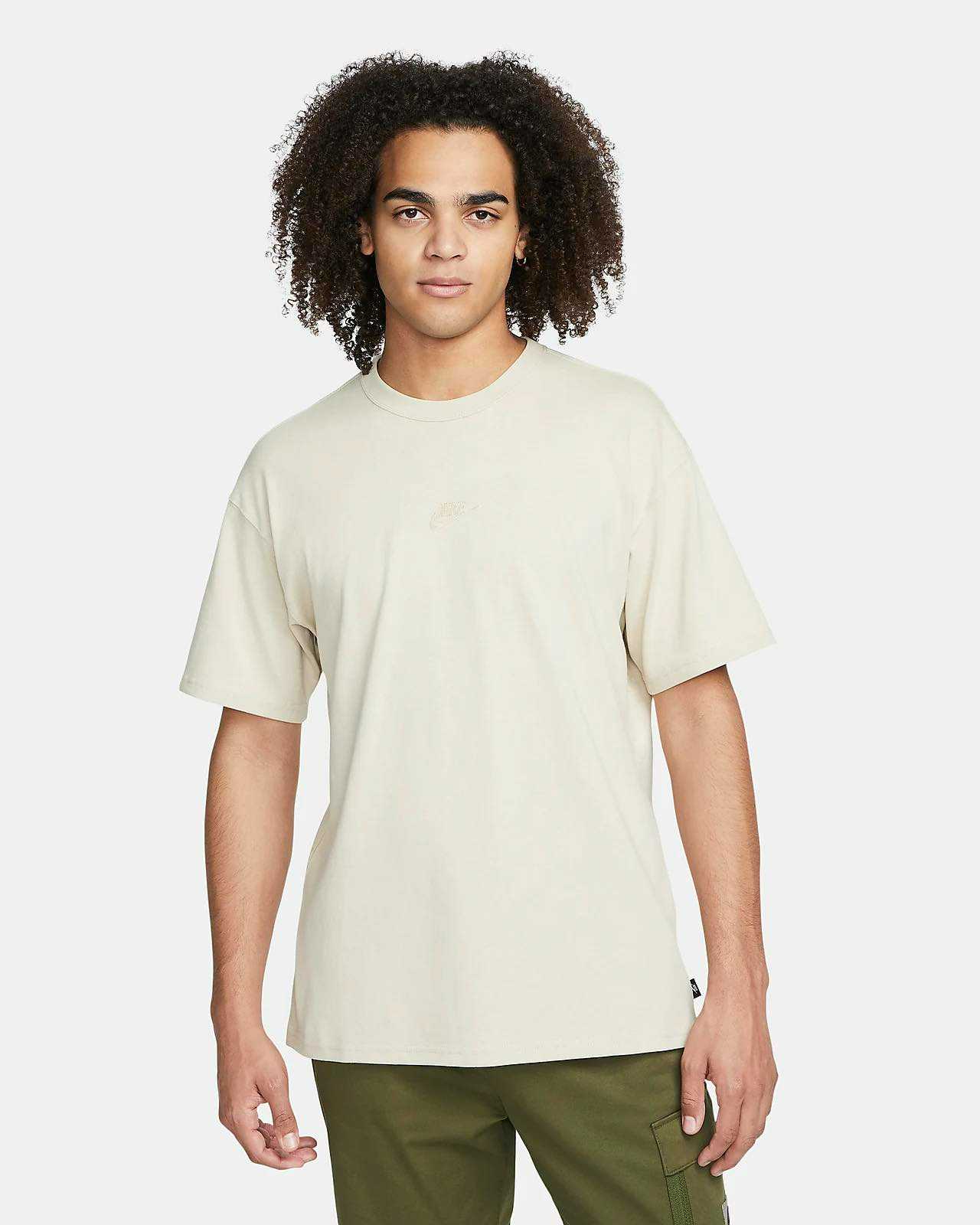 Nike Sportswear Premium Essentials  T-Shirt