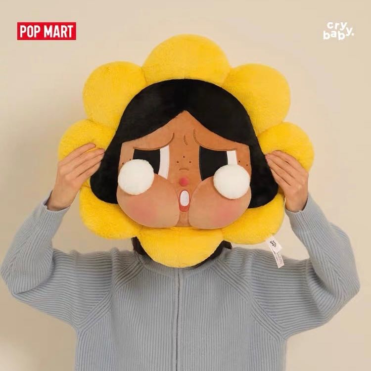 popmart : crybaby sad club-pillow brown