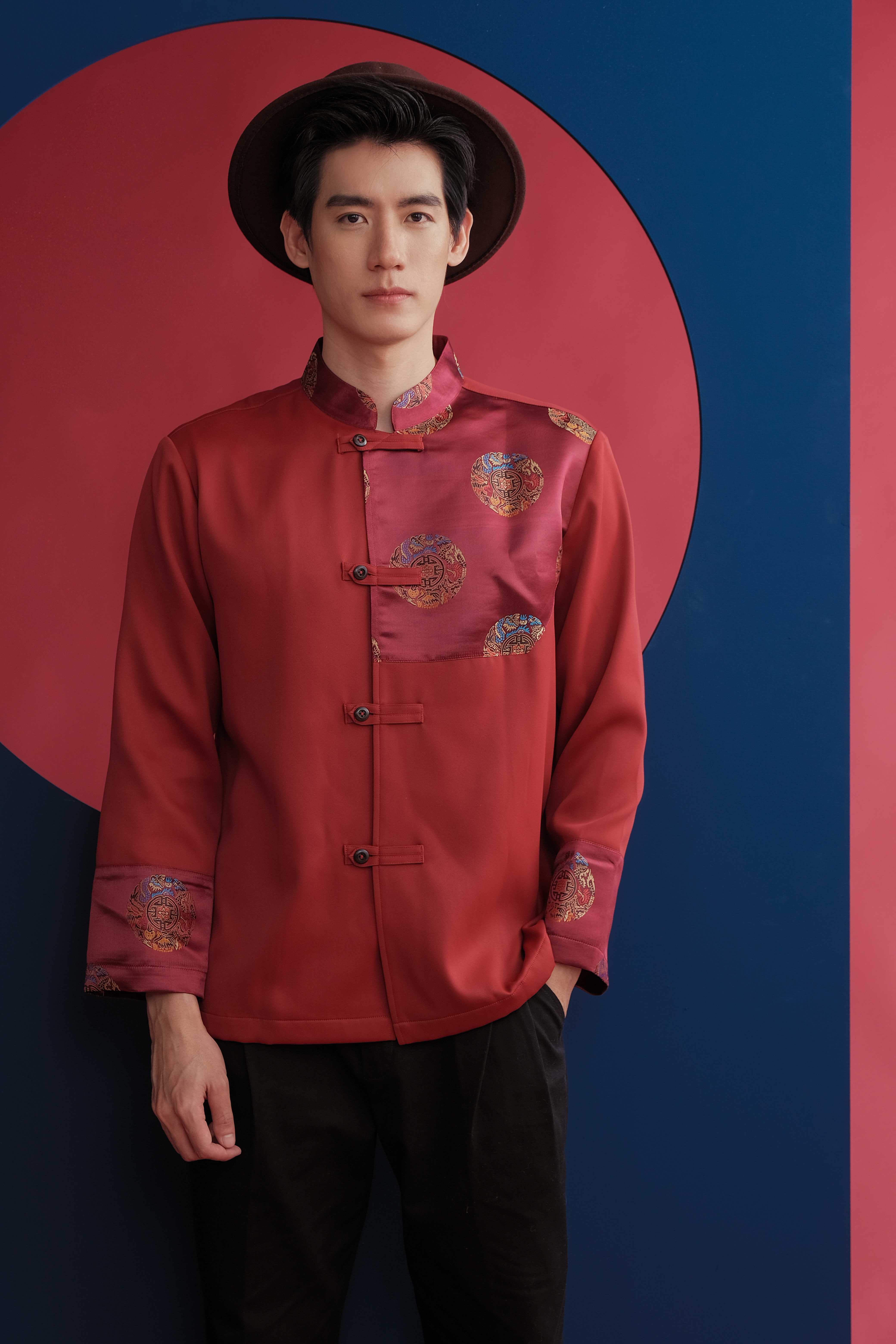 CNY 2024 เสื้อตรุษจีนผู้ชายสีแดงเข้มแต่งลาย รุ่น LHONG