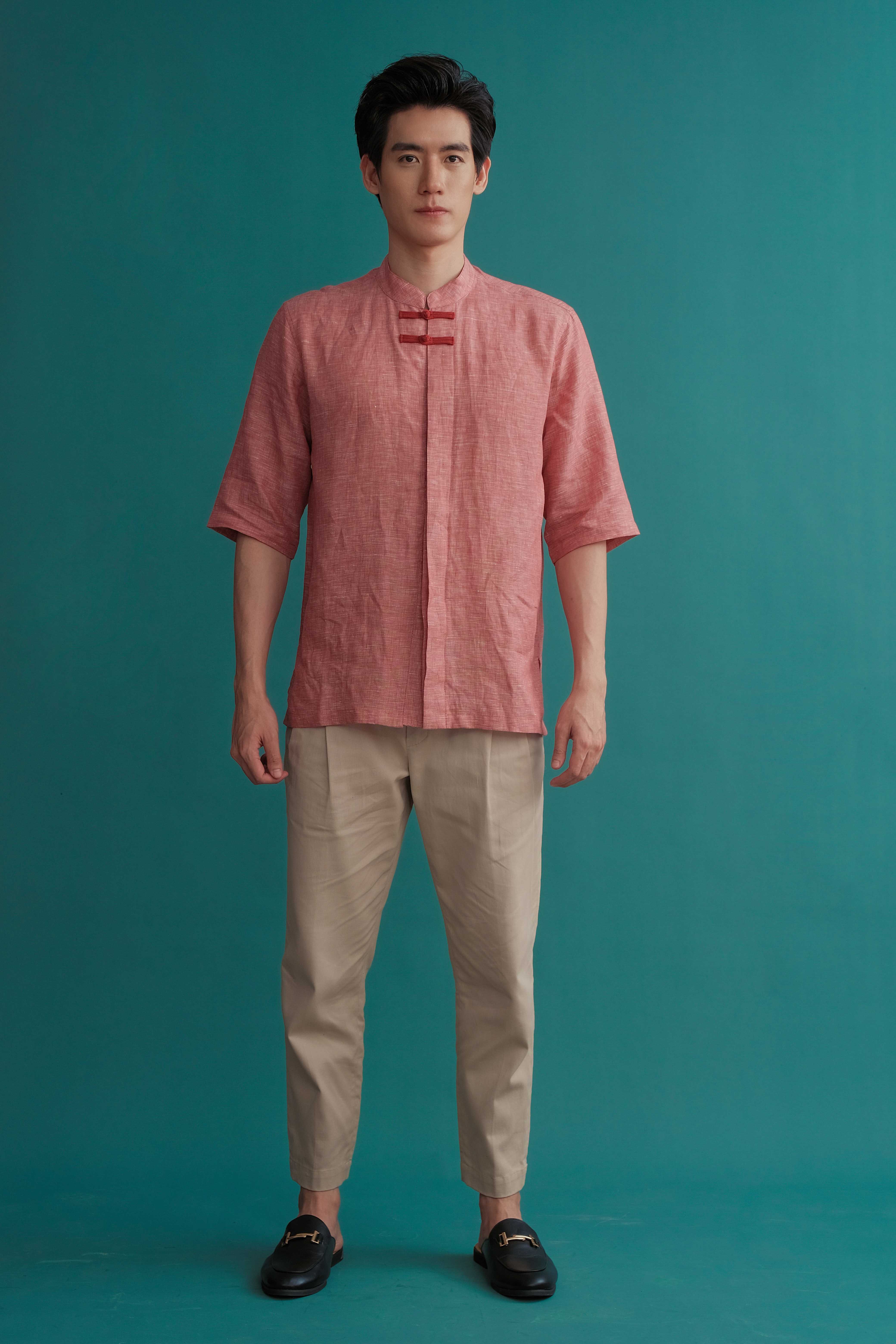 MU เสื้อเชิ้ตแขนสามส่วนคอจีนผ้าลินิน สีแดง