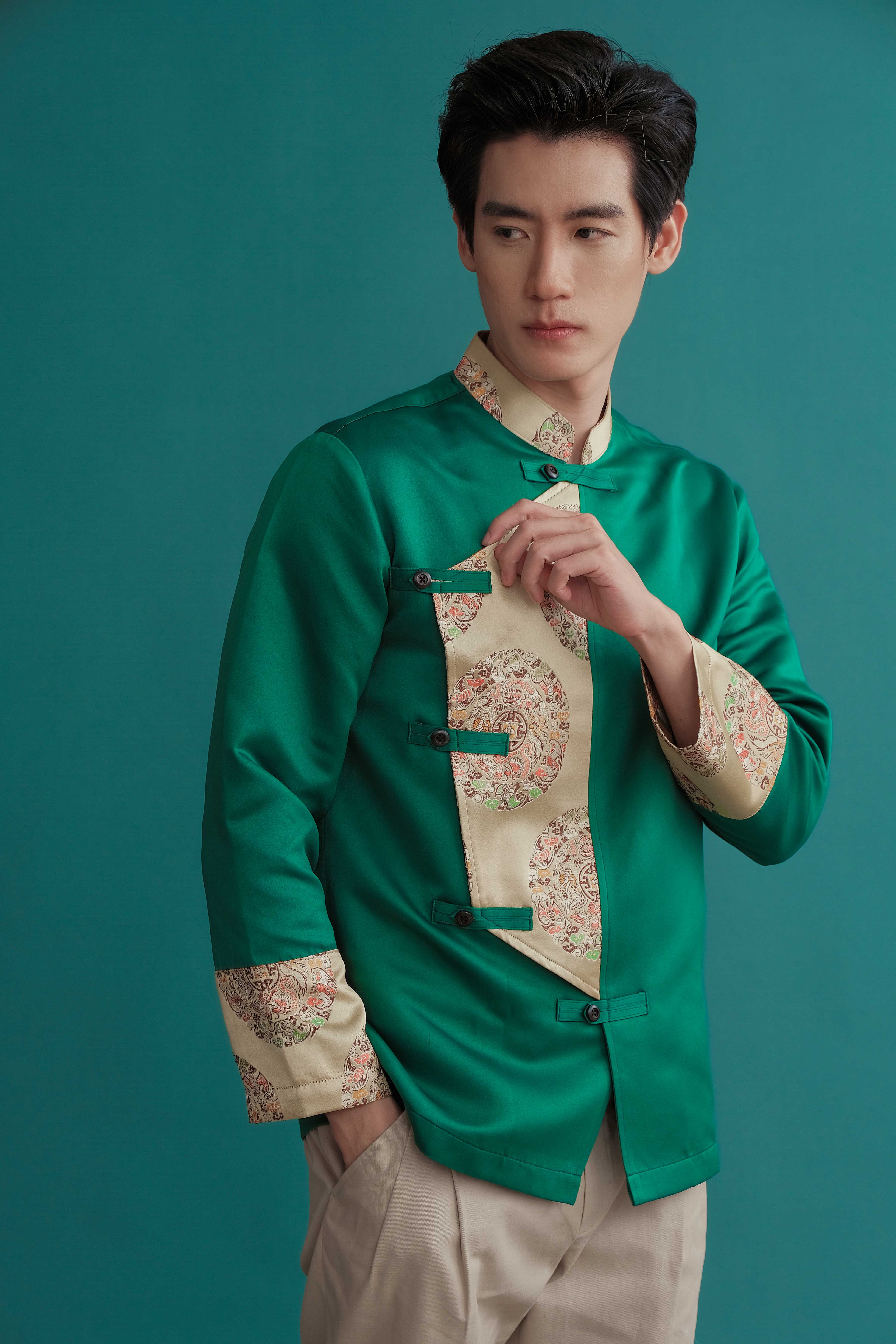 CNY 2024 เสื้อตรุษจีนผู้ชายสีเขียวแต่งลาย รุ่น LENG