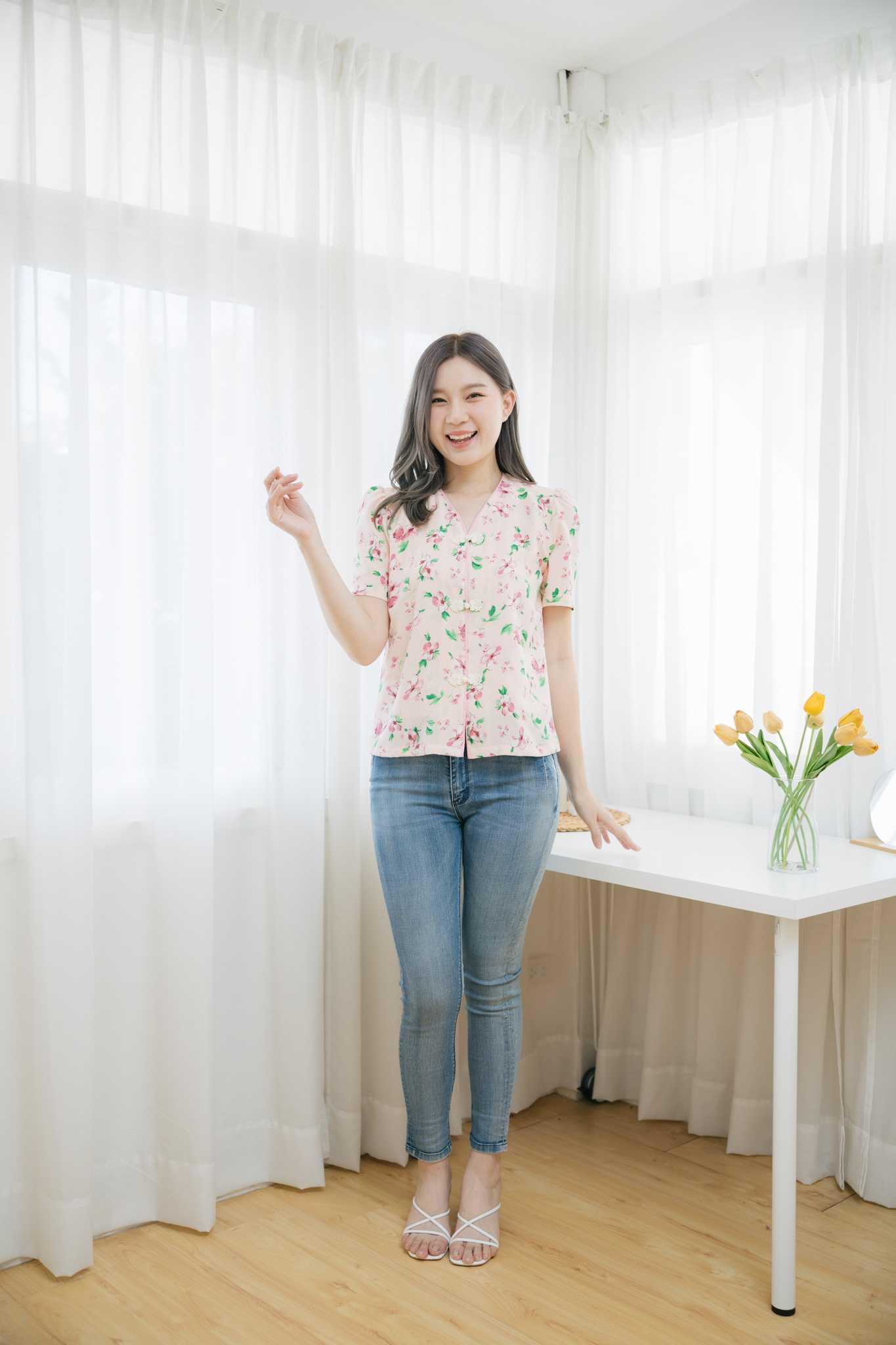ชุดให้นม Pink floral chinese top