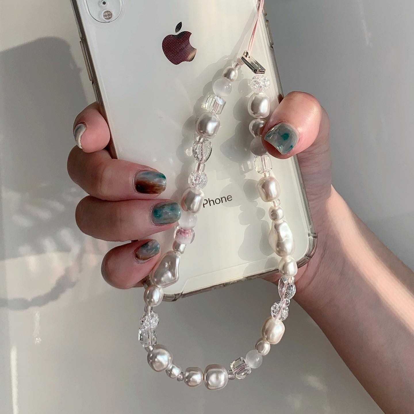 SNOWFLAKE PHONE STRAP