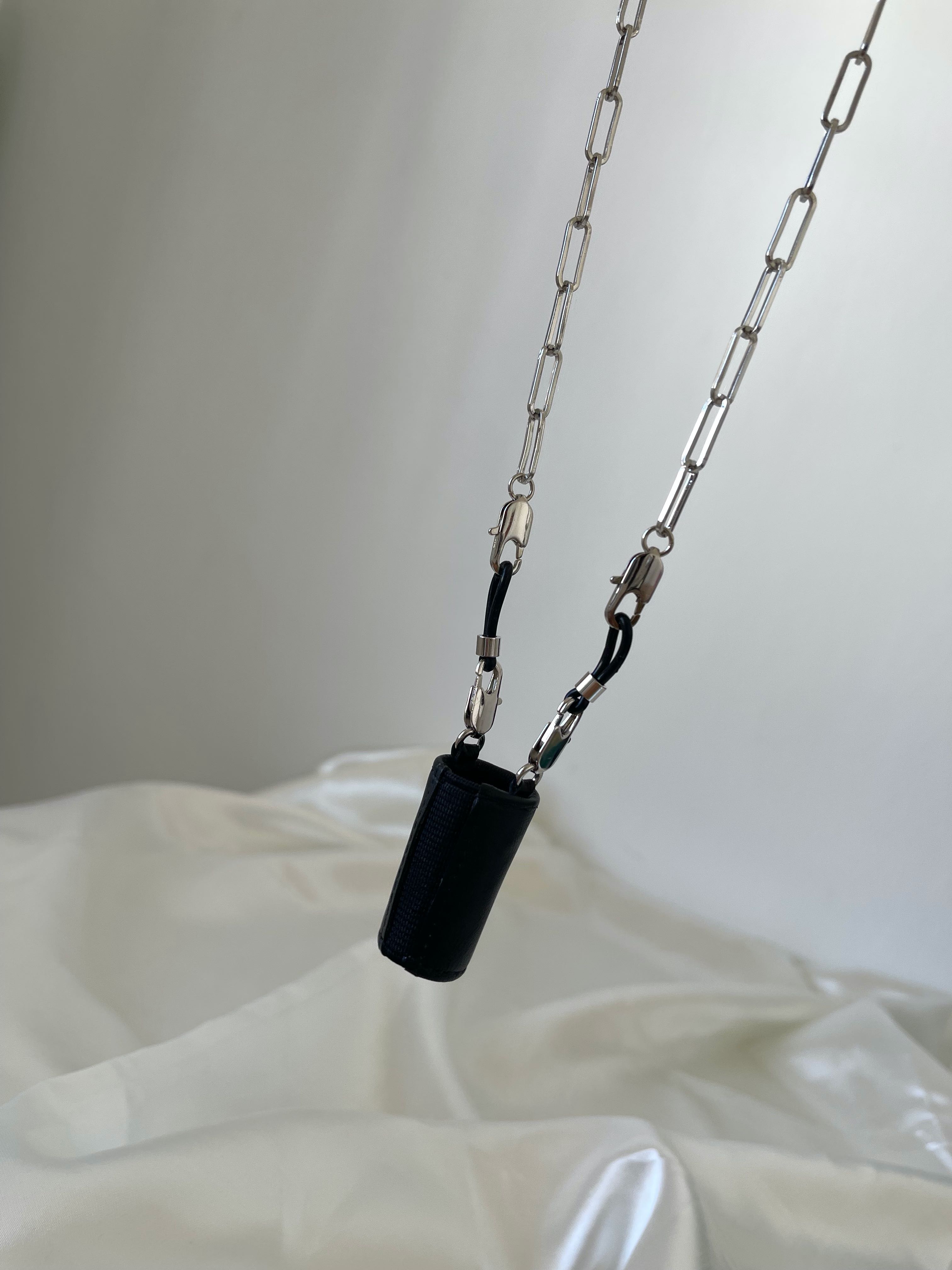 Ya-dom Holder / necklace / glasses chain
