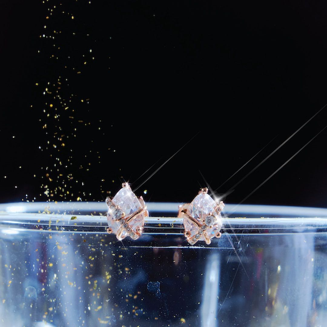 Romantic Hug Pear Stud Earring