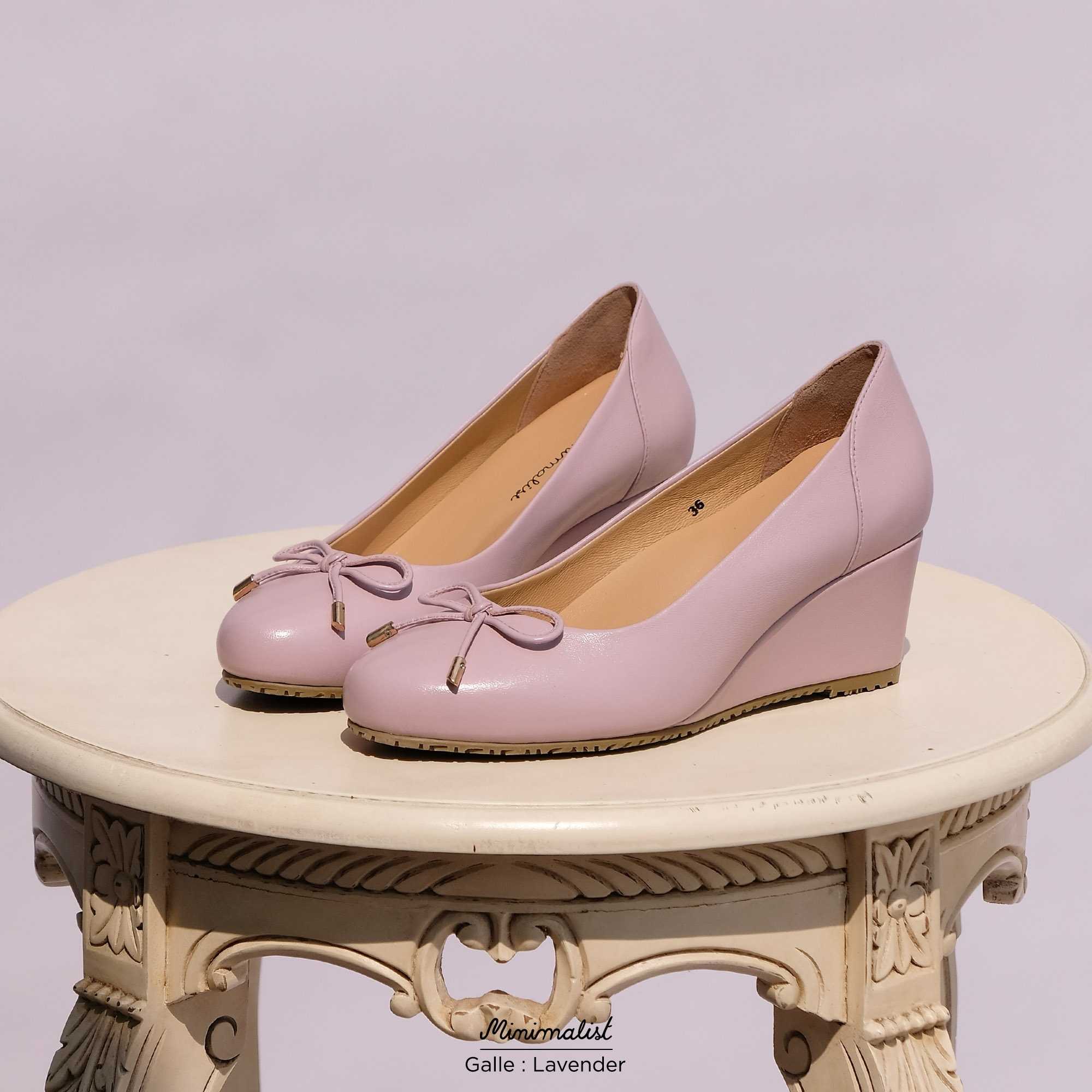 Galle in lavender