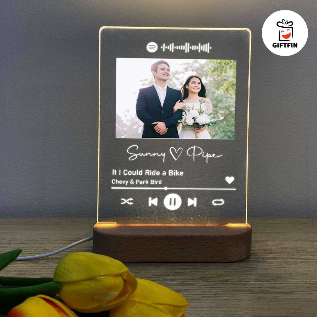 โคมไฟอะคริลิค LED (แบบที่ 2) สแกน Spotify ฟังเพลง | ของขวัญวันเกิด วันครบรอบ ของให้แฟน | GiftFin