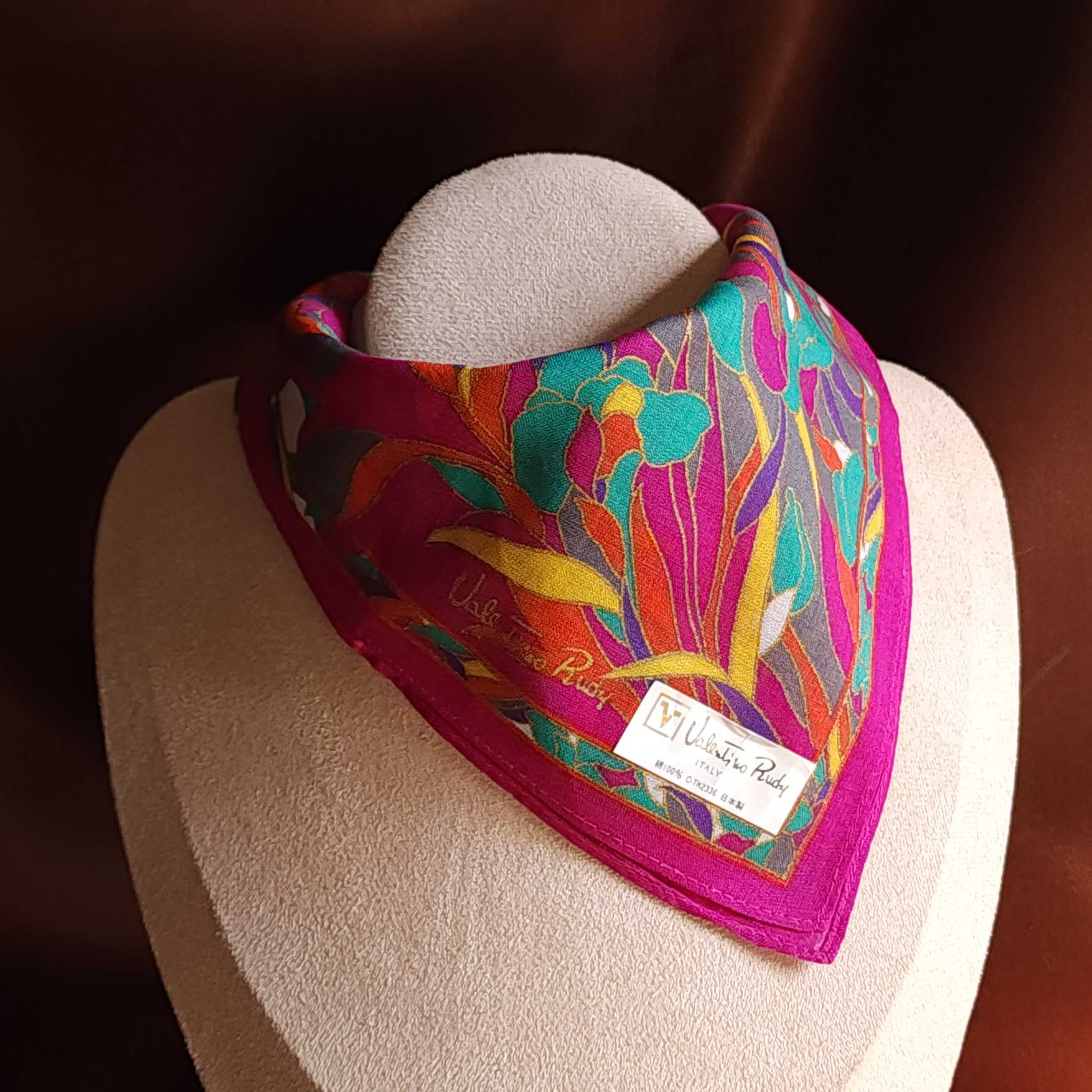 (NEW)Valentino Rudy Handkerchief