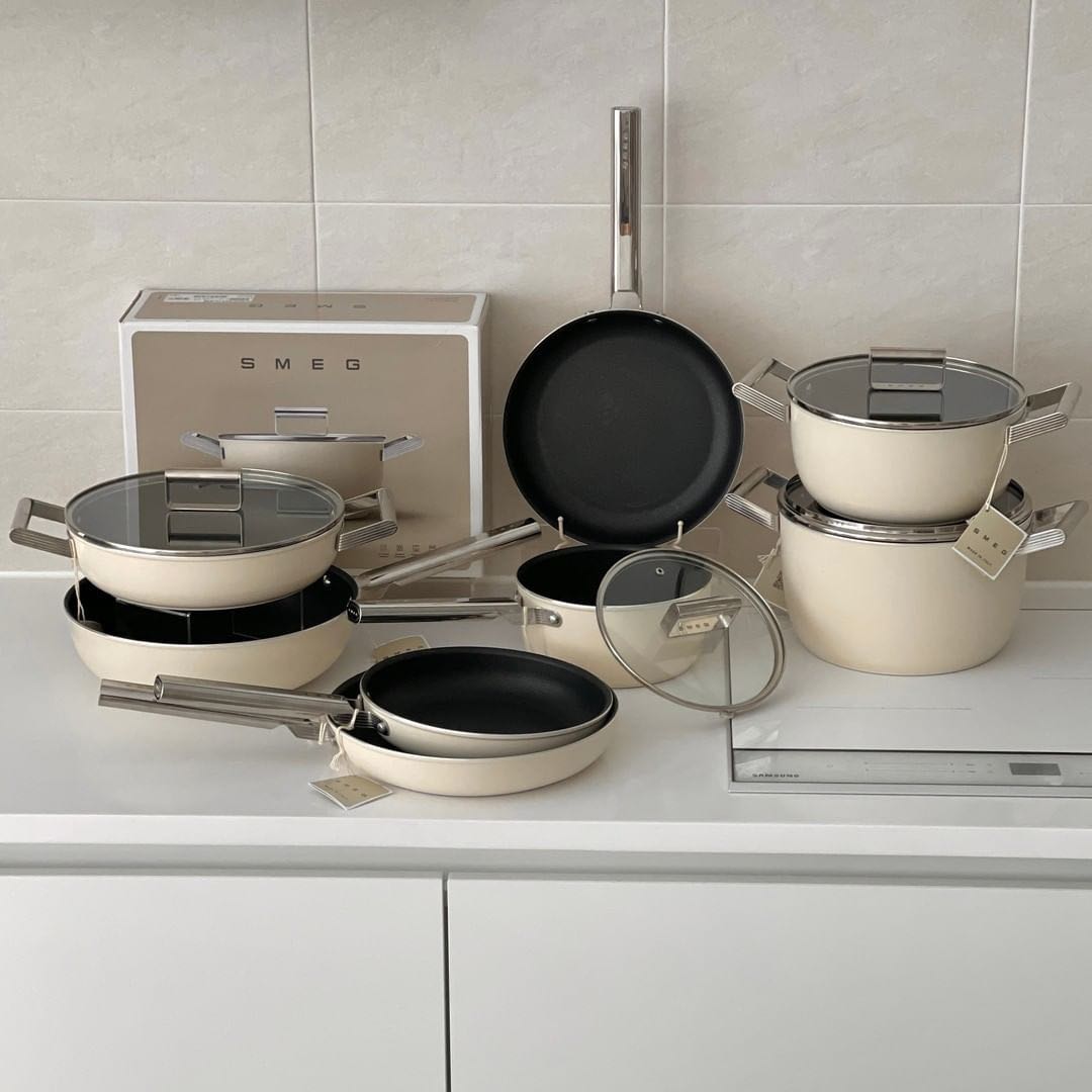 Smeg Cookware