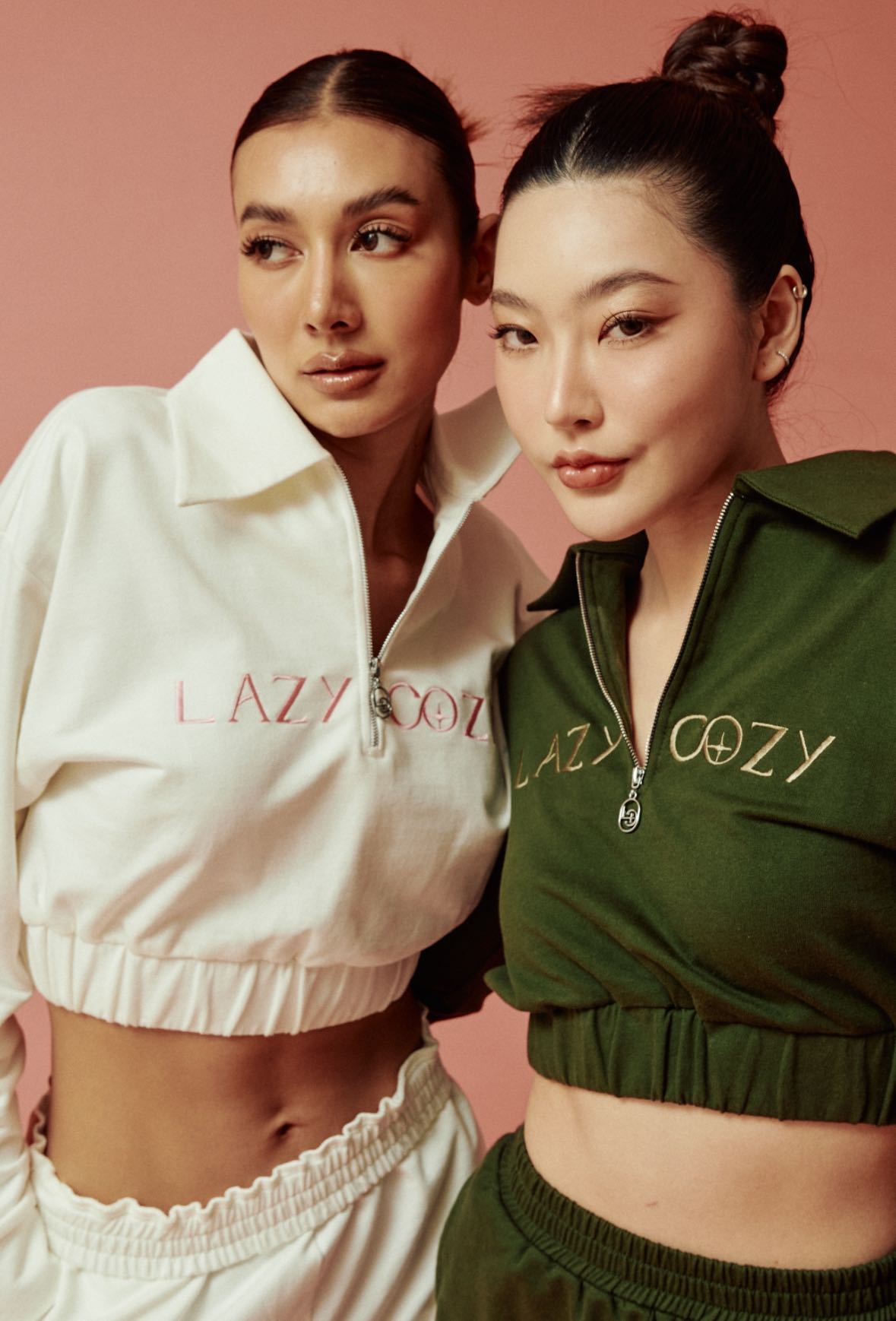 LC BEGINS CROPPED SWEATSHIRT