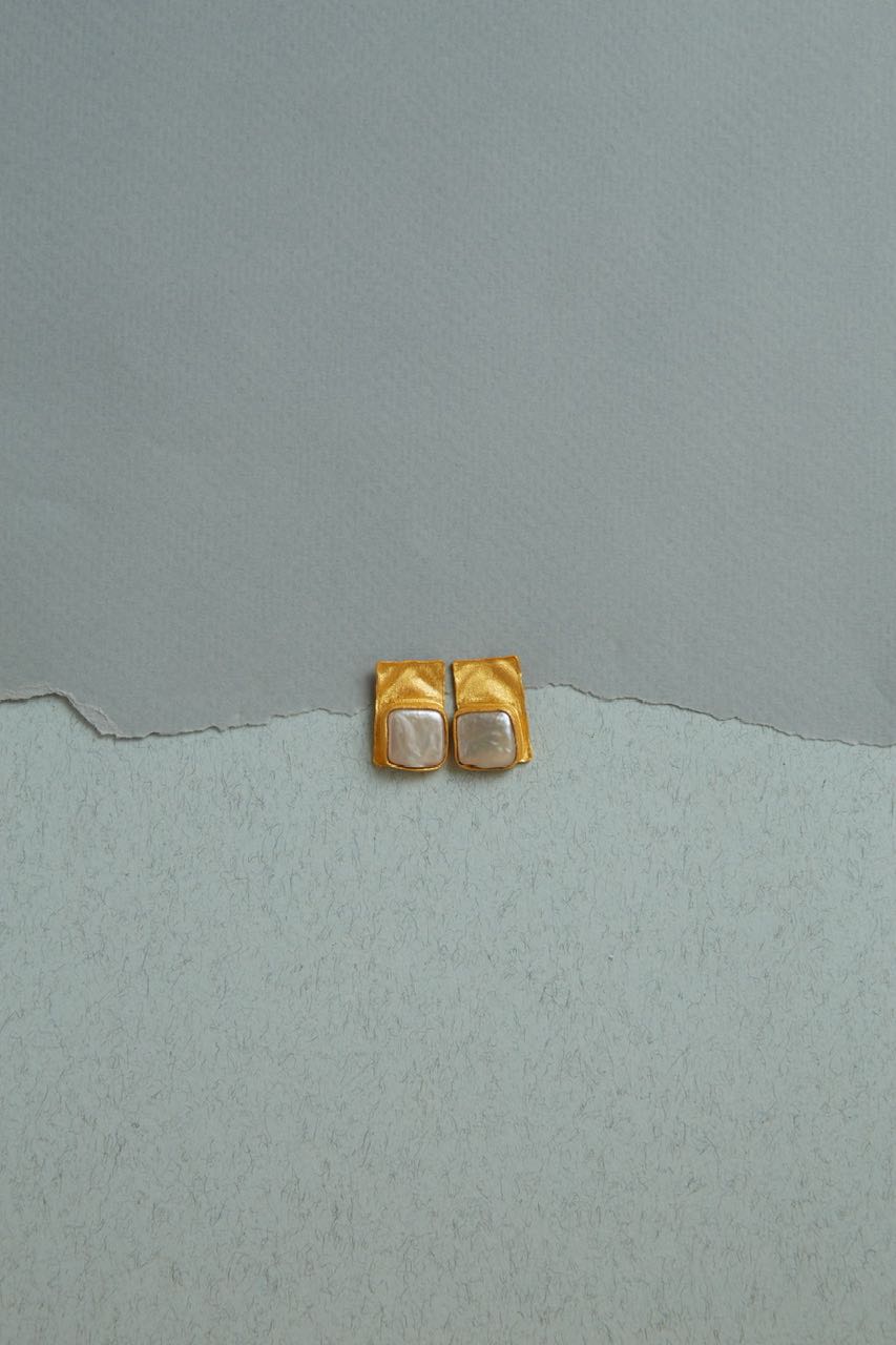 Handmade texture square pearl warring