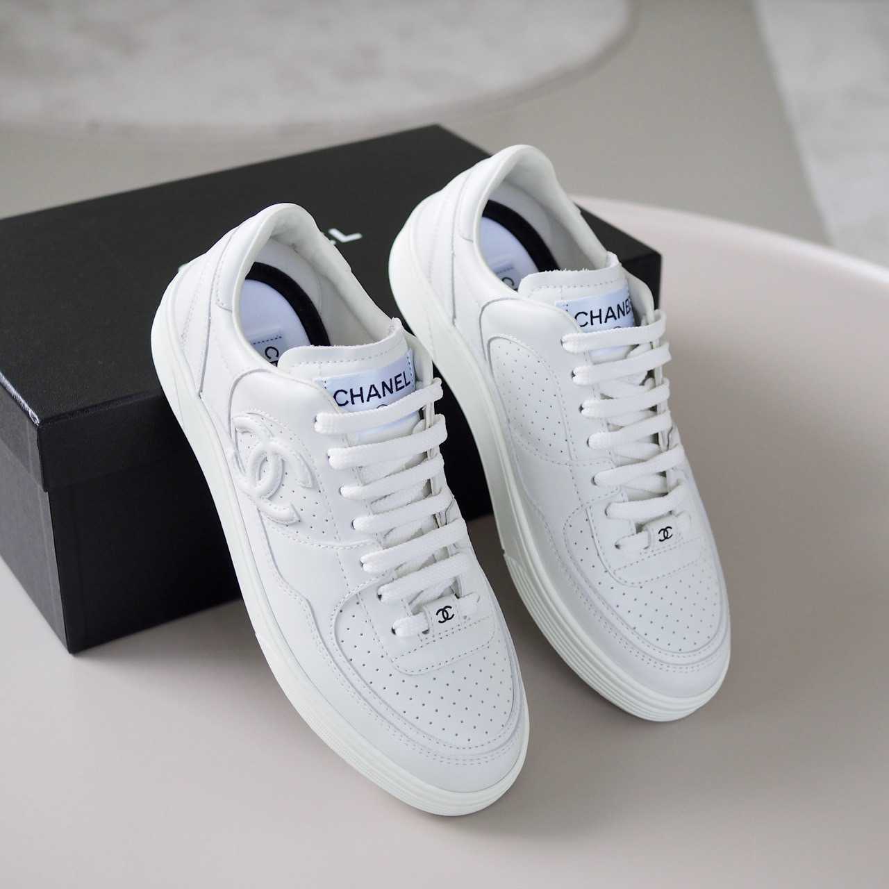 NEW! CHANEL 23A Sneakers In Calfskin-White With CC Logo | Shoes