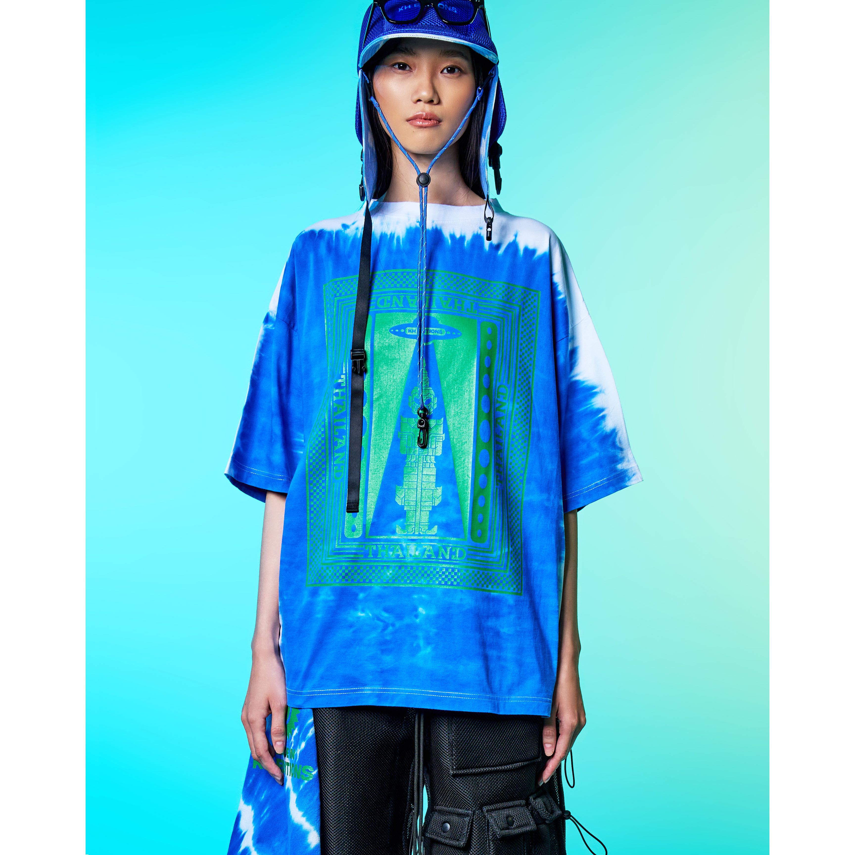 GRAPHIC PRINT WITH TIE DYE T-SHIRT | เสื้อยืดแขนสั้น พิมพ์ลายและมัดย้อม