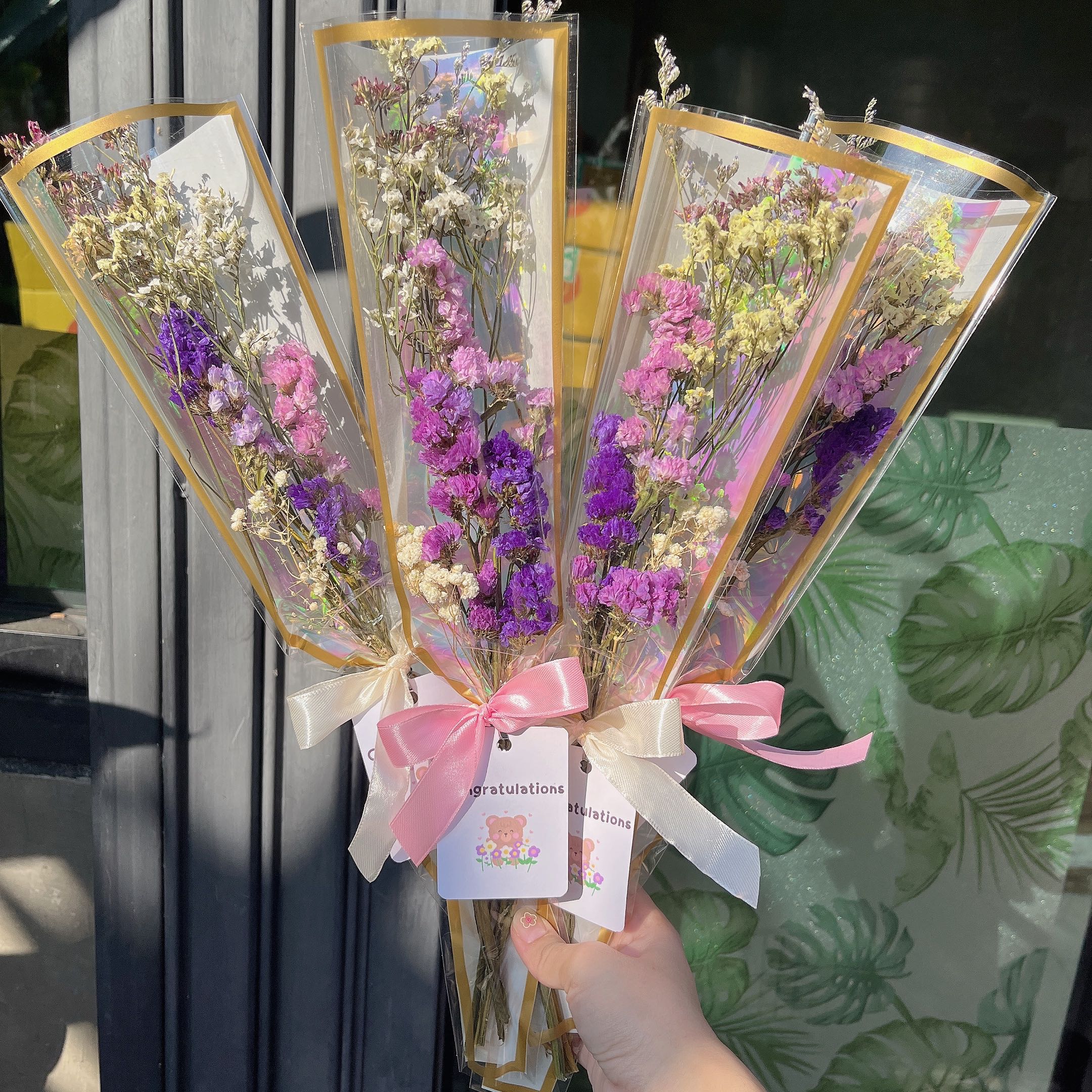 ✨ ช่อดอกไม้แห้ง โฮโลแกม มีป้ายข้อความให้เลือกหลายแบบเลยค่ะ😍 ขนาดซองสูง 44 cm.‼️
