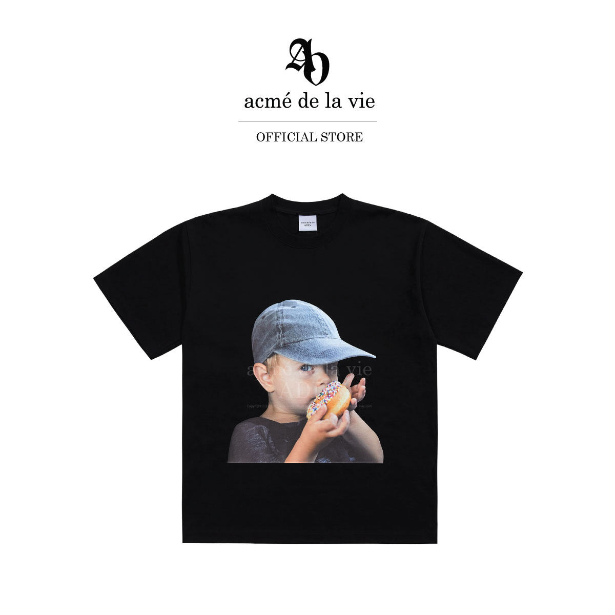 ADLV [acme de la vie] เสื้อยืด Oversize รุ่น Baby Face Short Sleeve T-Shirt Black Cap Boy Black