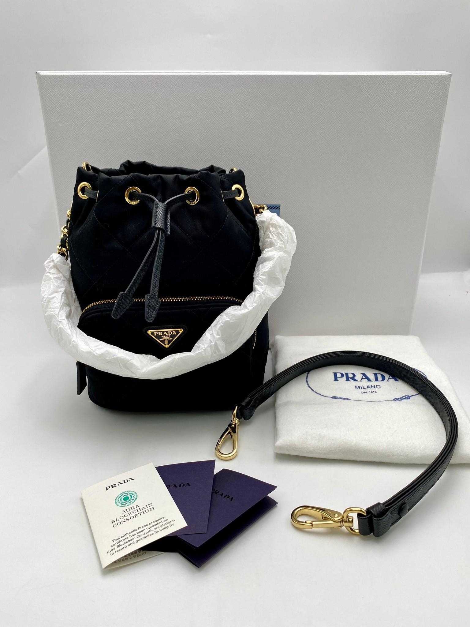 Prada Re-Edition 1995 Chaîne Re-Nylon shoulder bag (กรุณาทักแชทเช็คสต็อคก่อนนะคะ)