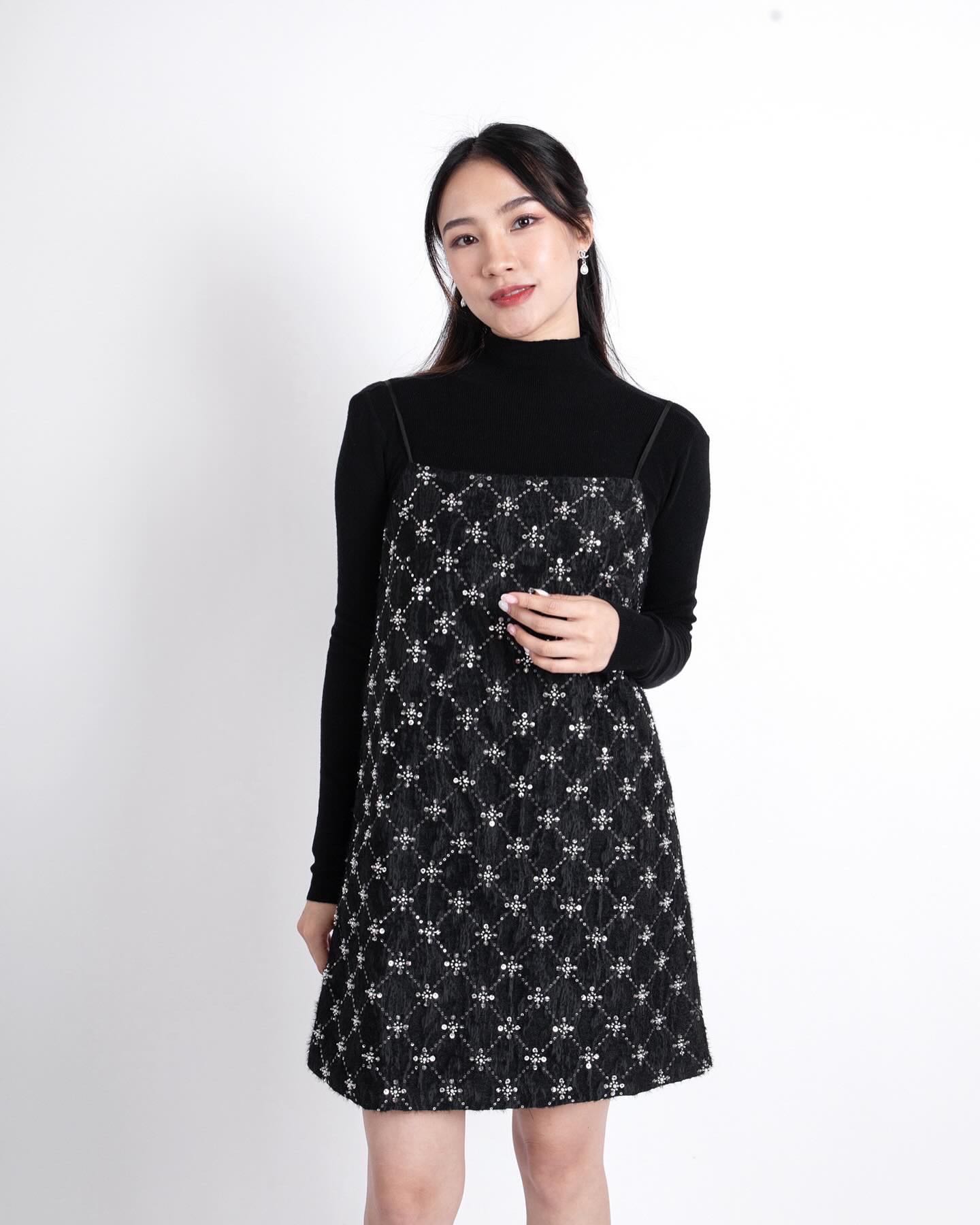 BLACK DRESS 
