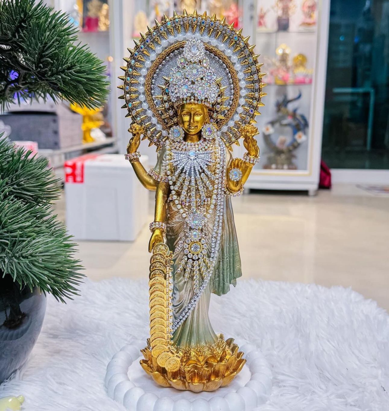 พระแม่ลักษมี(โทนสามกษัตริย์)