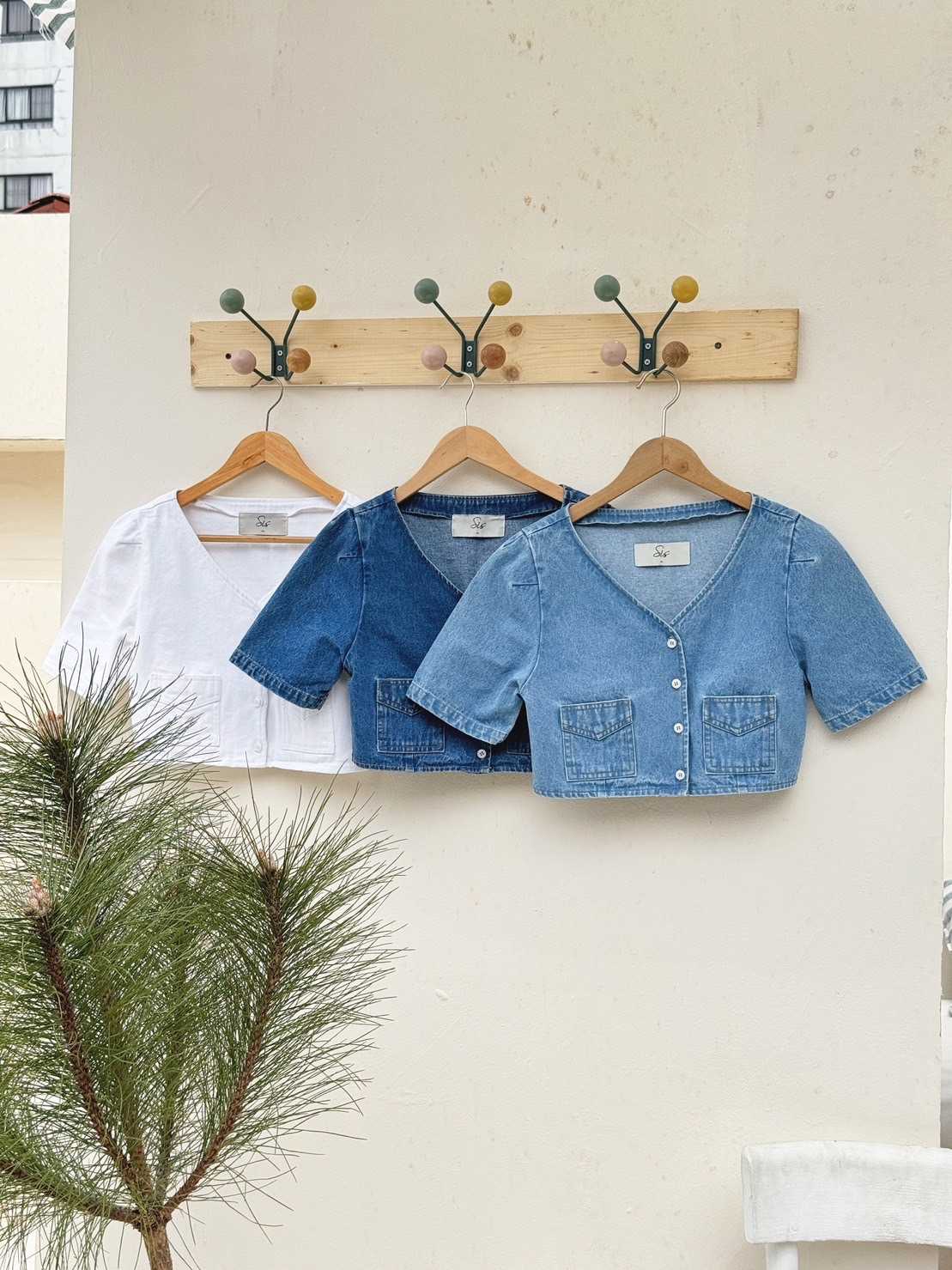 Sis T08 Stellar button up short sleeve denim cropped top