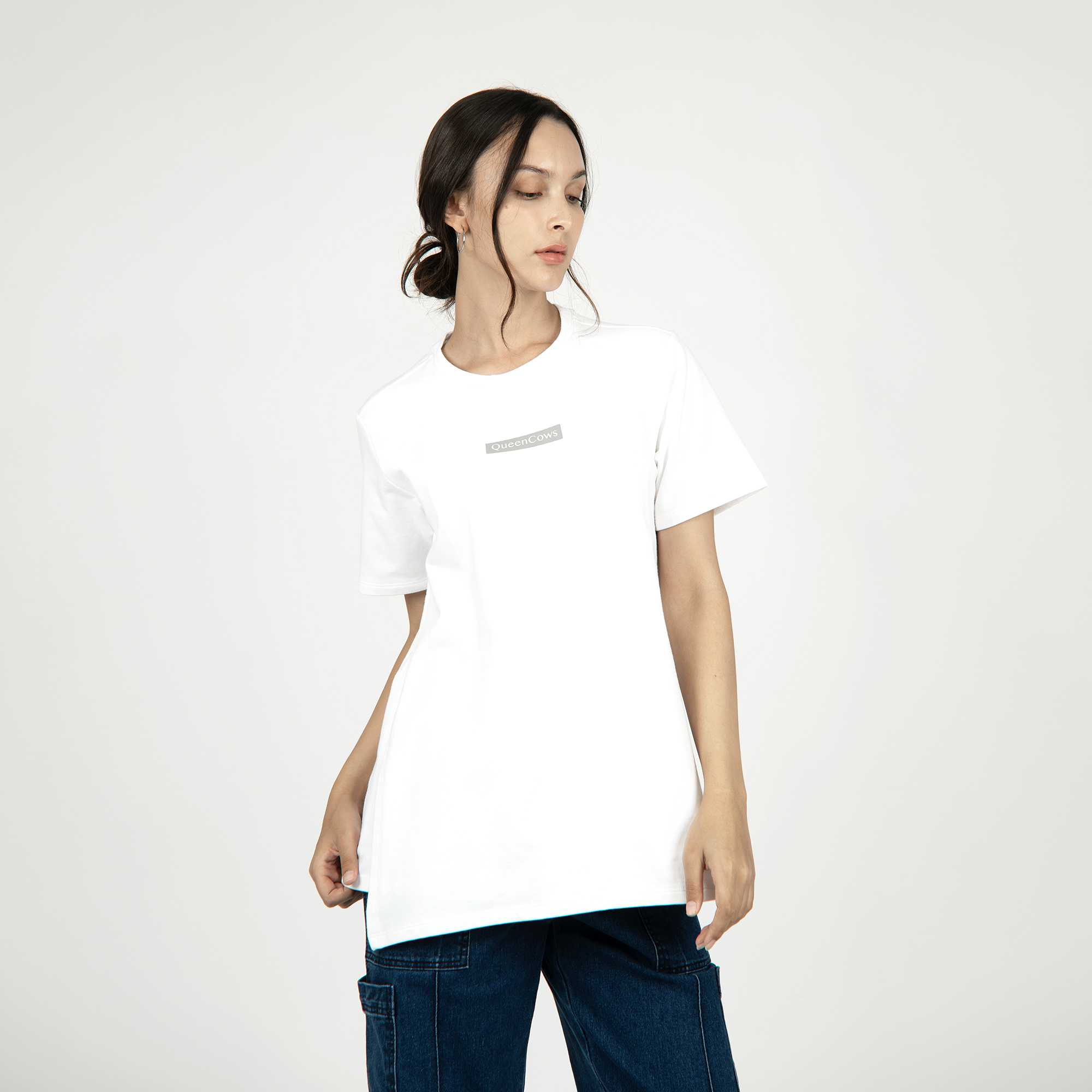 QueenCows เสื้อให้นม Jaen T-Shirt (White)