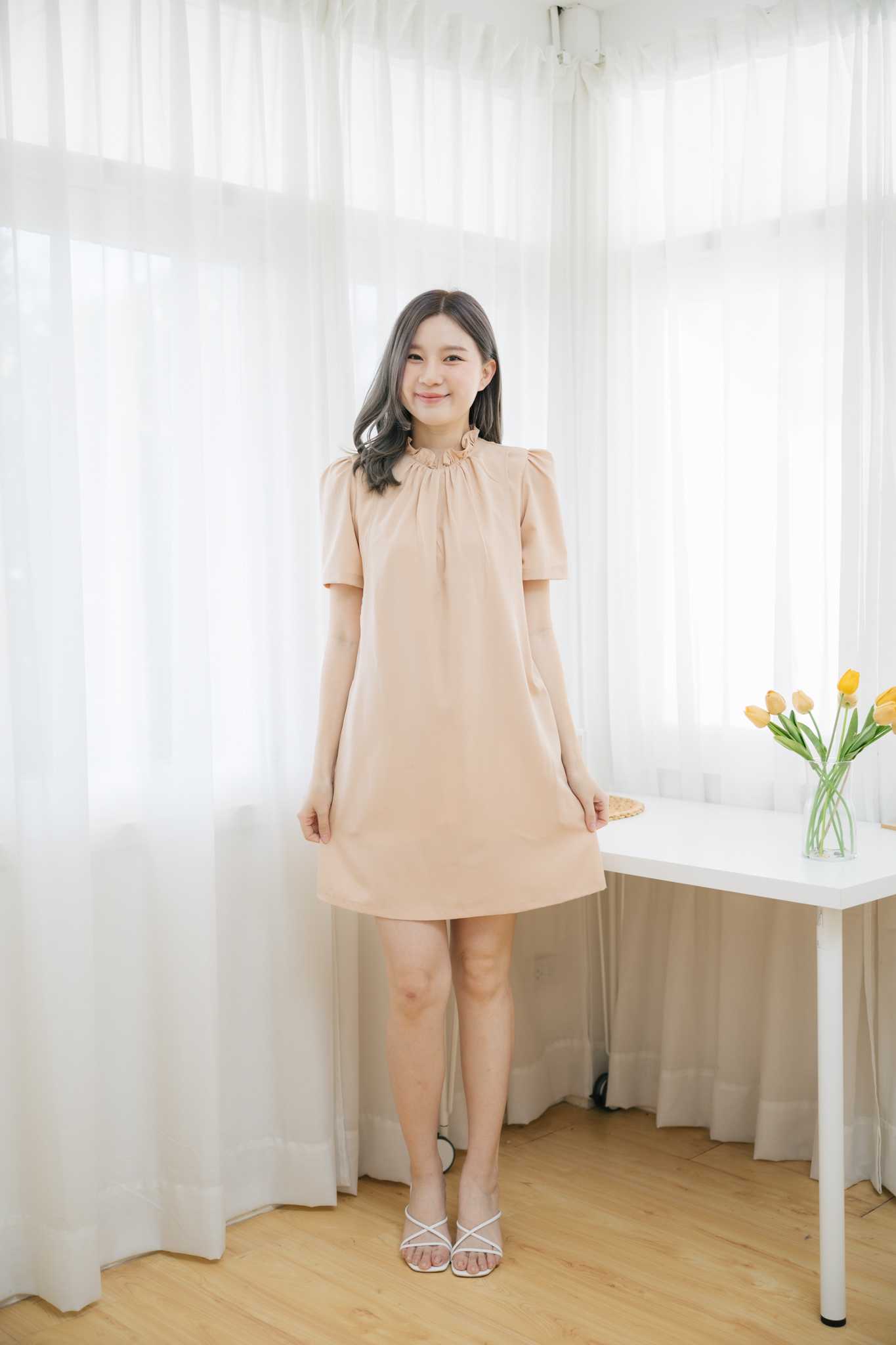 ชุดให้นมBeige basic fur dress