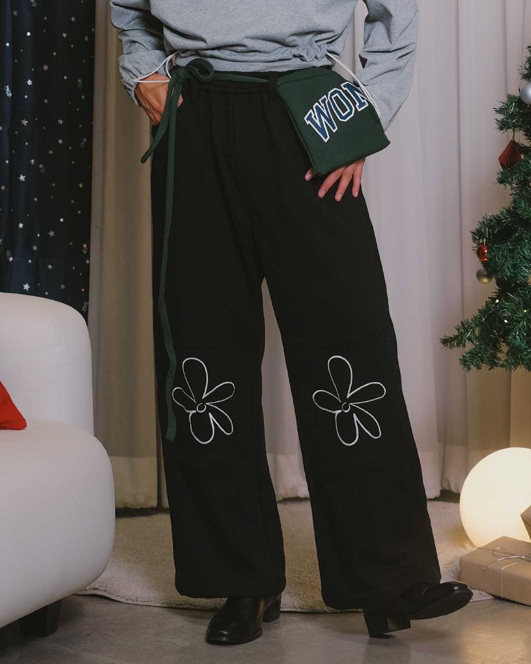 CLUB ✿ 48 Club Wonder Sweatpants in Black