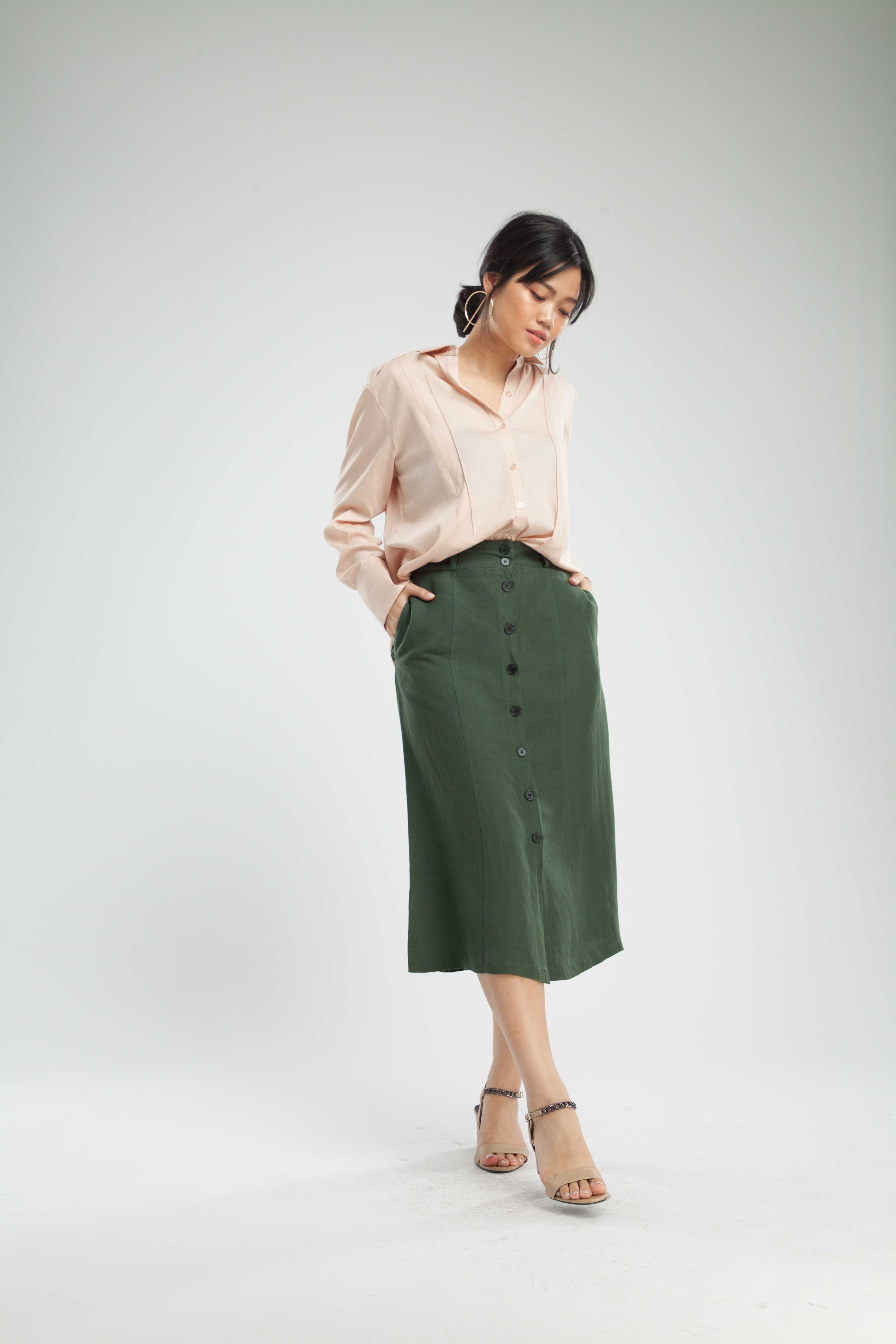 QueenCows เสื้อให้นม Hana Long Sleeve Shirt (Nude)