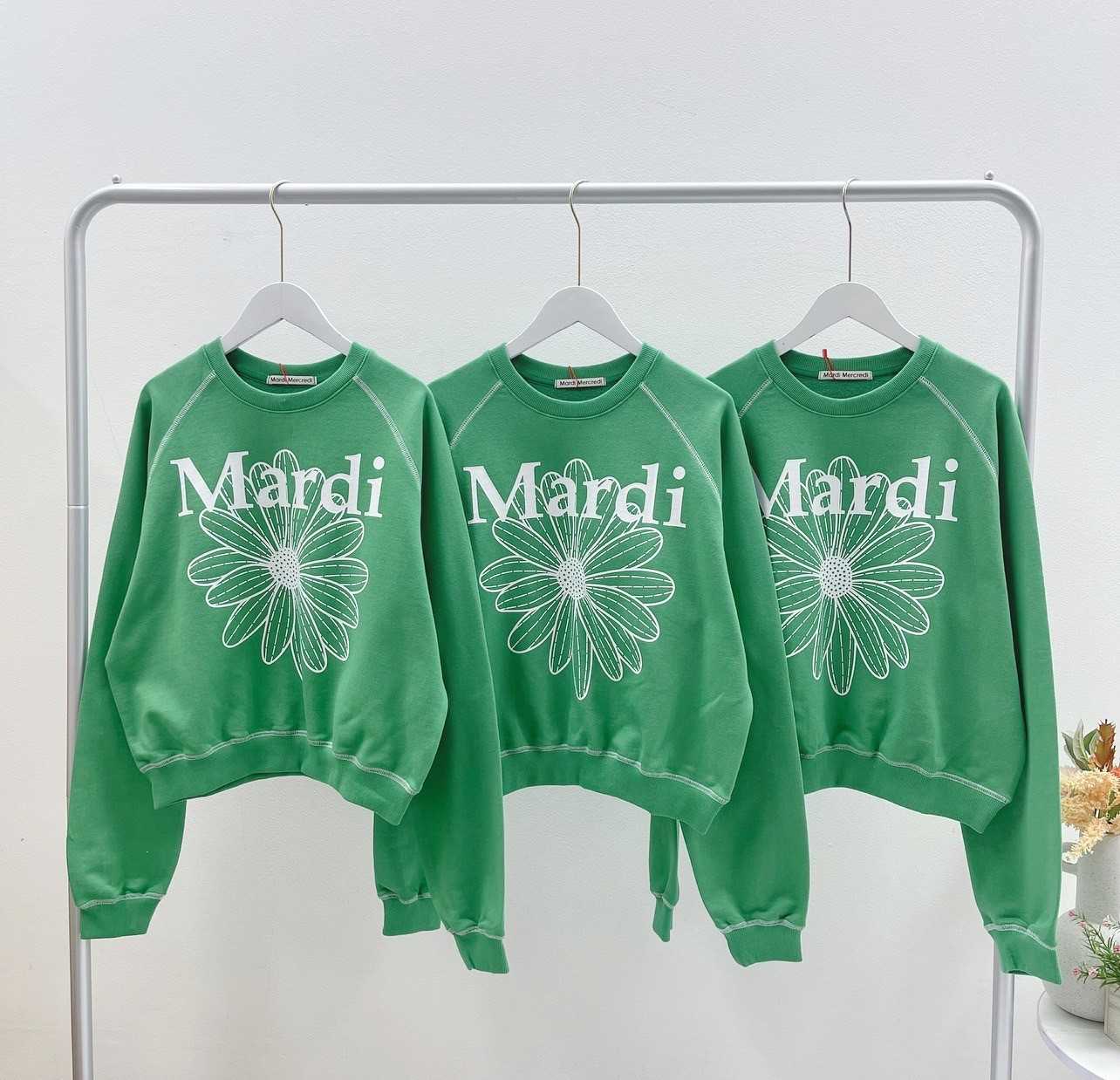 Mardi  SWEATSHIRT RAGLAN FLOWERMARDI_GREEN WHITE