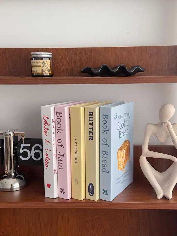 พร็อพหนังสือปลอม 📚🫶🏻  Twinnies Decor