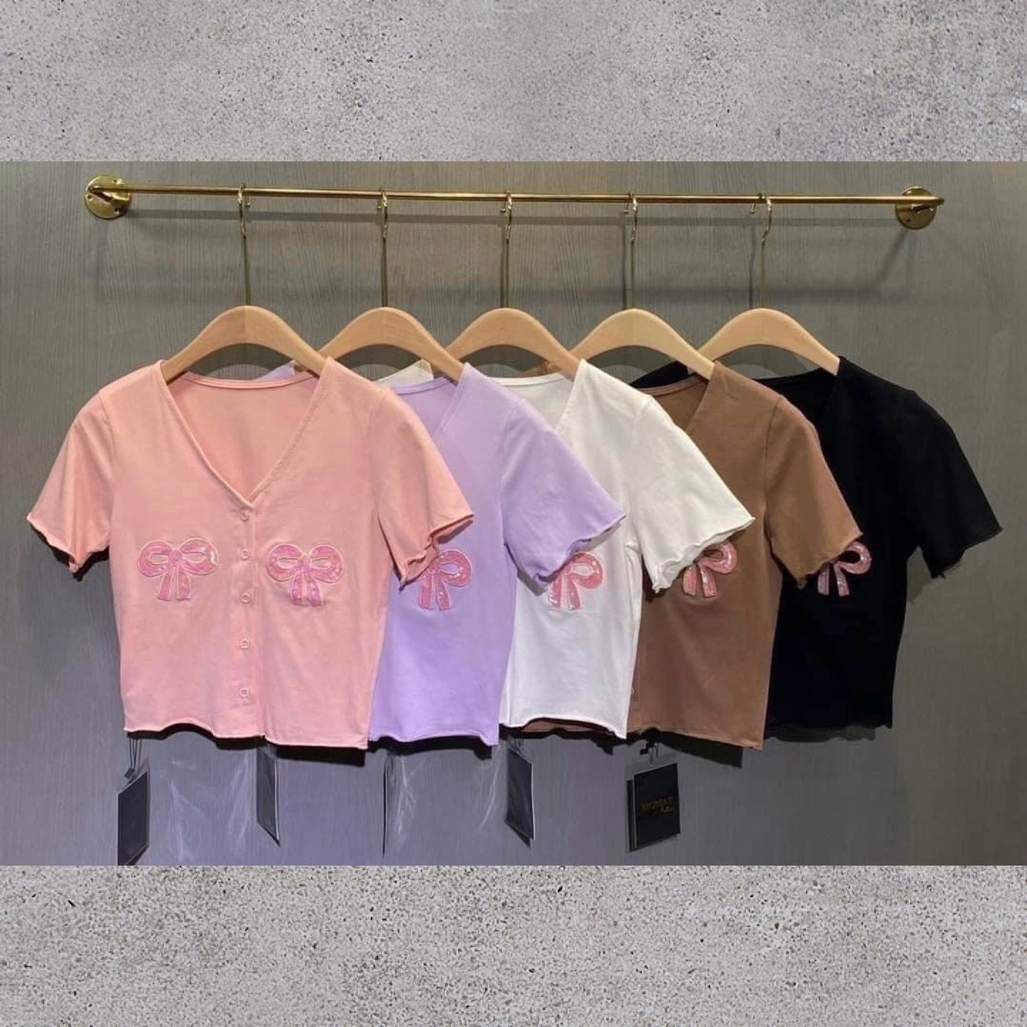 💢SALE!! ขาดทุน💢 เสื้อครอปน่ารักๆ momay