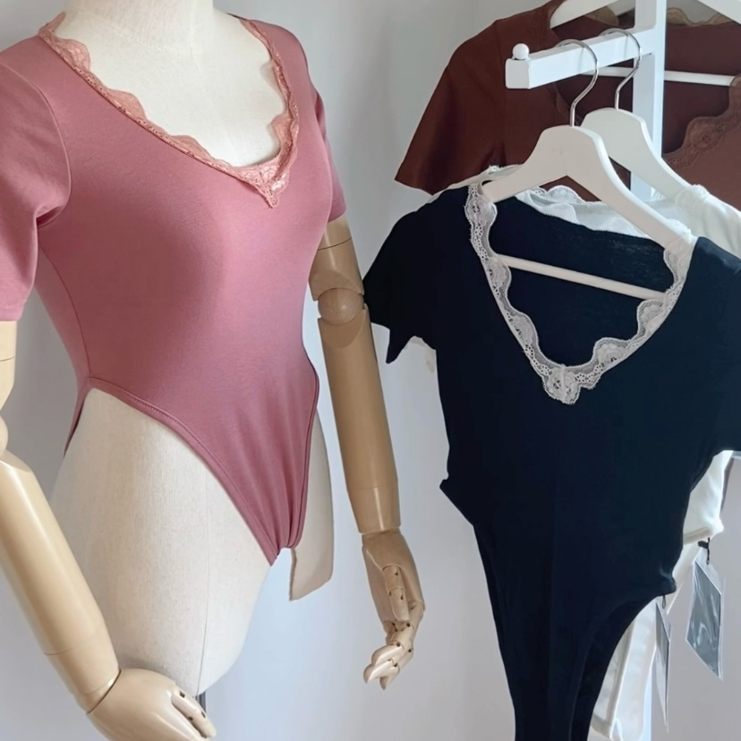💢SALE!! ขาดทุน💢 Bodysuit บอดี้สูทแขนสั้นขอบลูกไม้