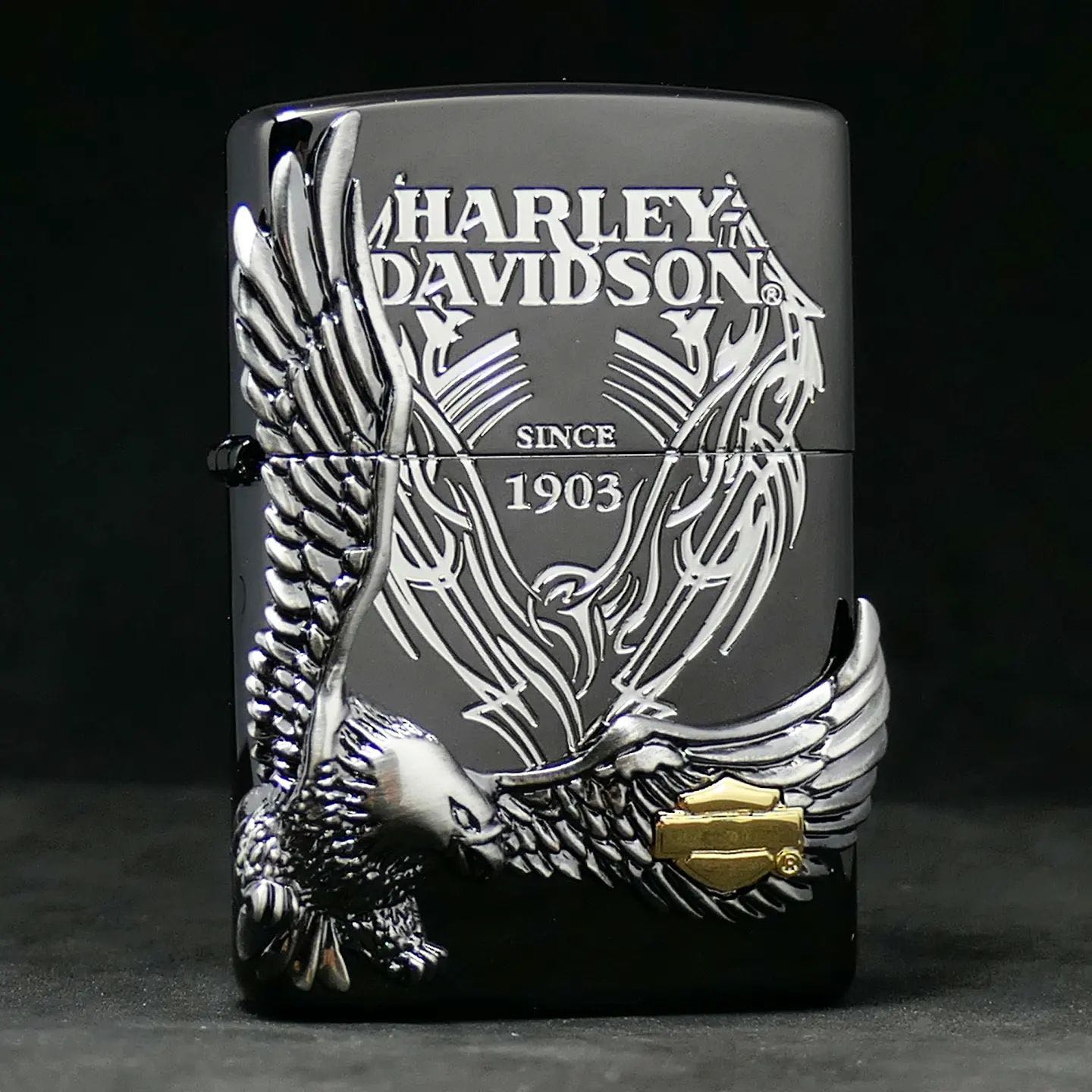 Zippo ไฟแช็กรุ่น HDP-18 Harley Davidson -  Eagle (Black-Silver)