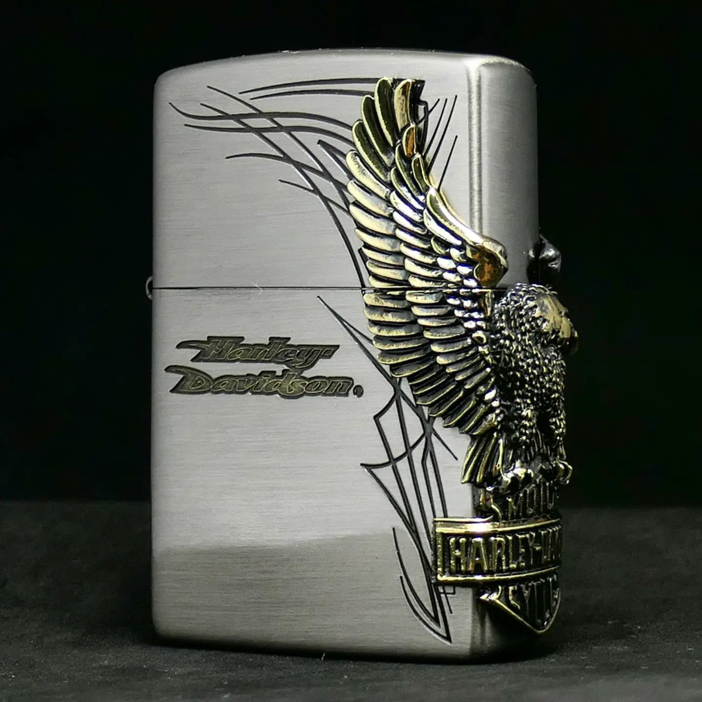 Zippo ไฟแช็กรุ่น HDP-66 Harley Davidson - Eagle Side Metal (Nikle-Brass)
