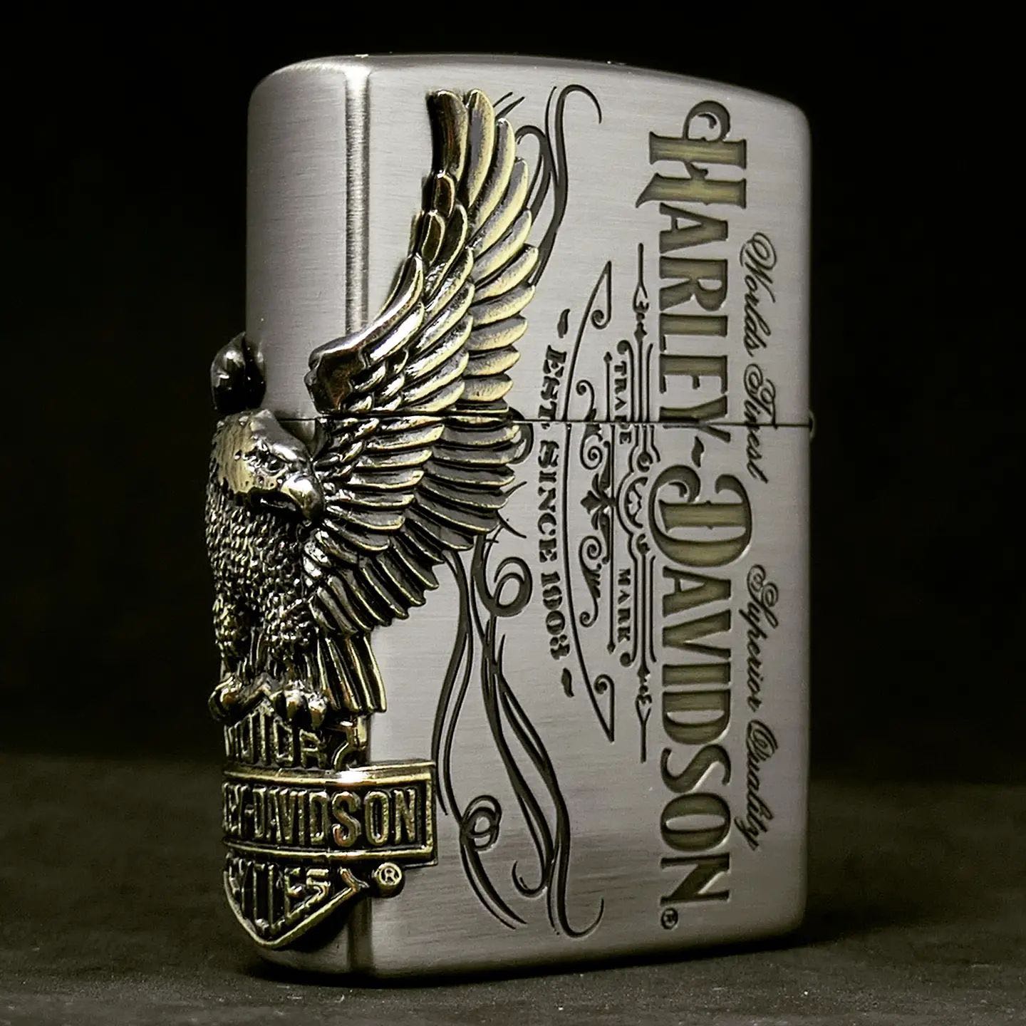 Zippo ไฟแช็กรุ่น HDP-75 Harley Davidson - Eagle Side Metal (Silver-Brass)