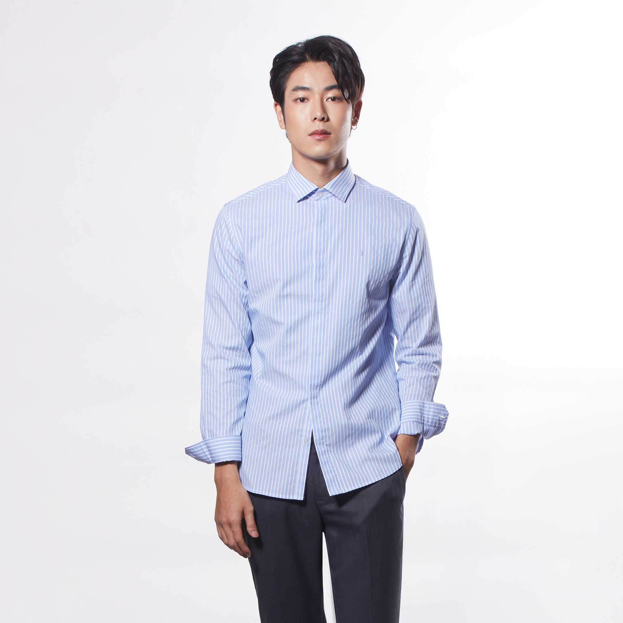 เสื้อเชิ้ตลายทางทรงสลิม สีฟ้า | 03458