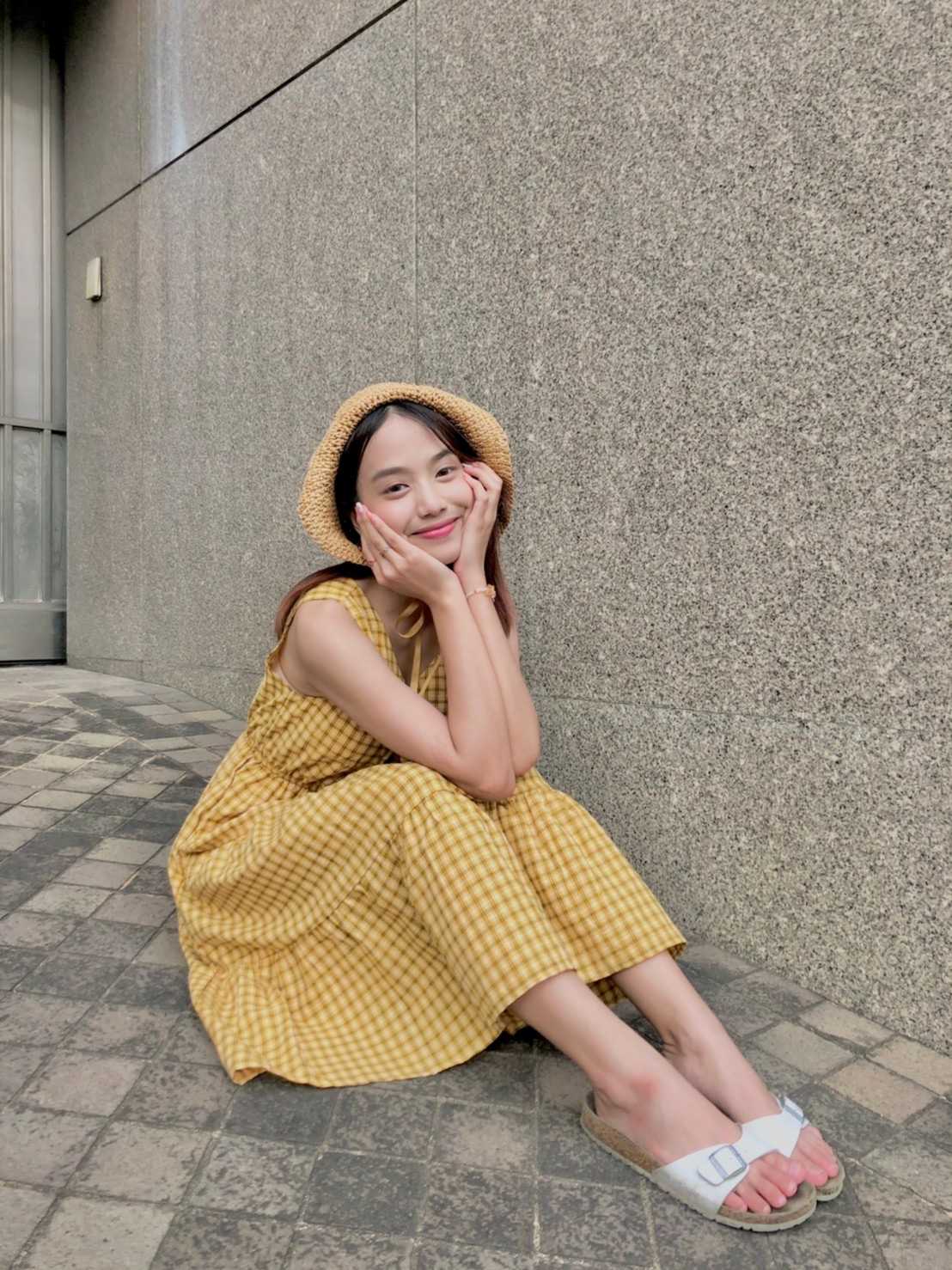 [พร้อมส่ง] เดรสแขนกุด สีเหลือง ลายตางรางเล็กๆ น่ารักมาก | QS50 | QS49