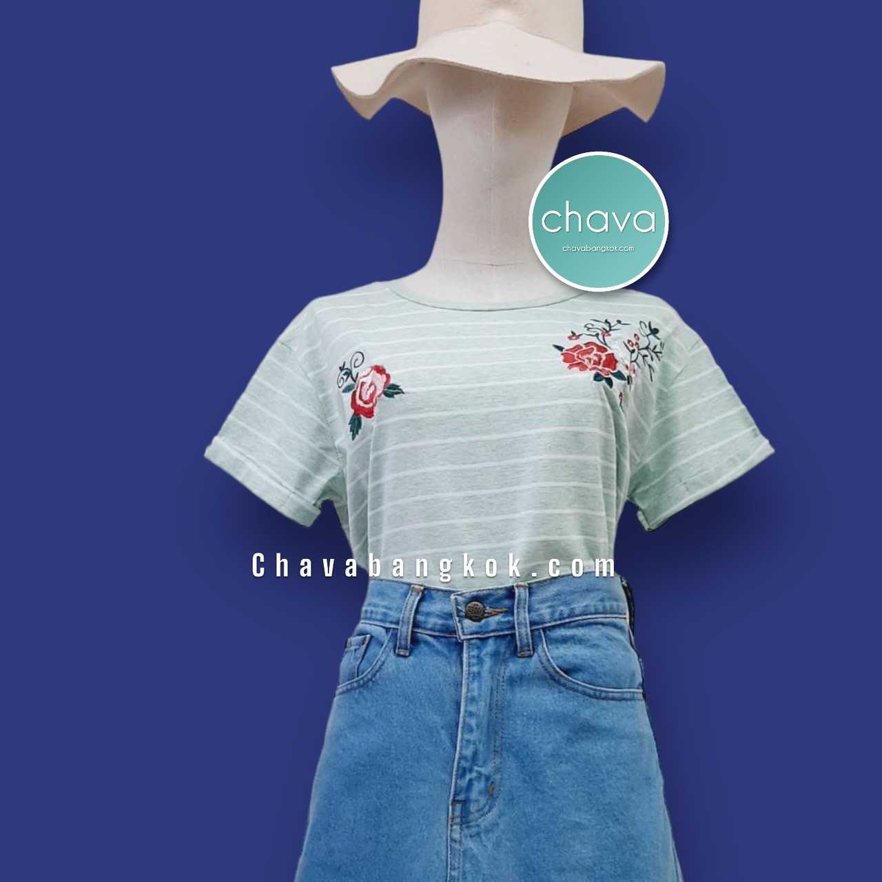 เสื้อยืด สีเขียว คอวี ปักลายดอกไม้ Hand made