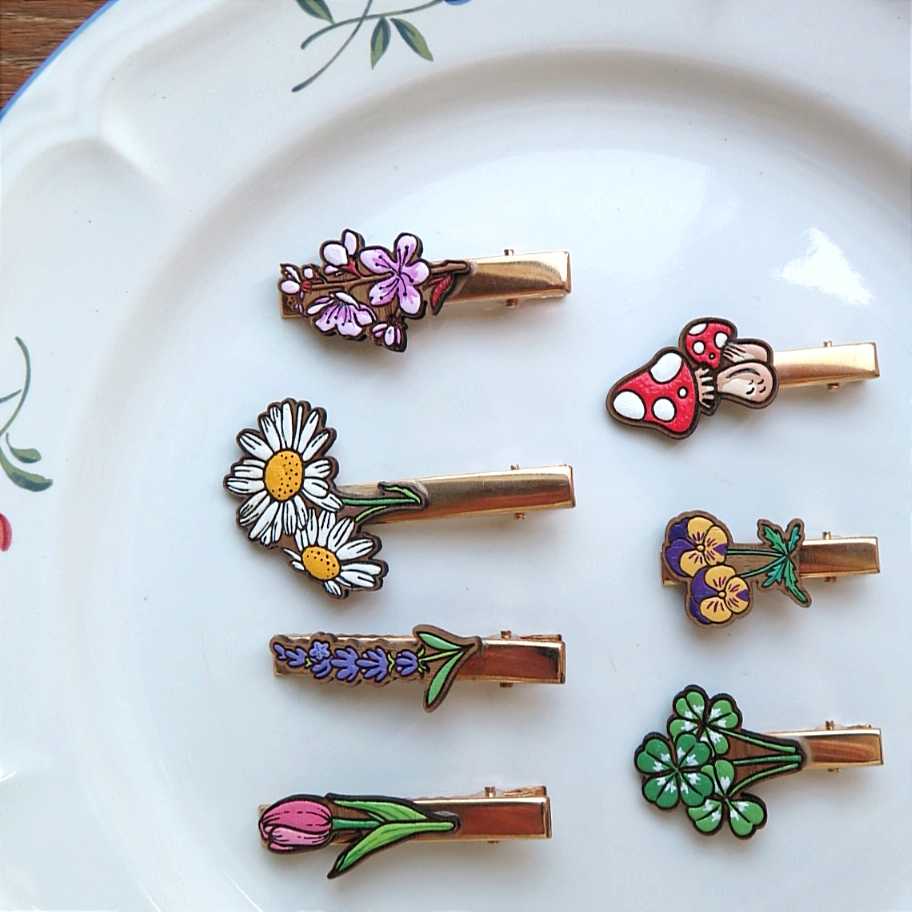 Wooden hair clip flower