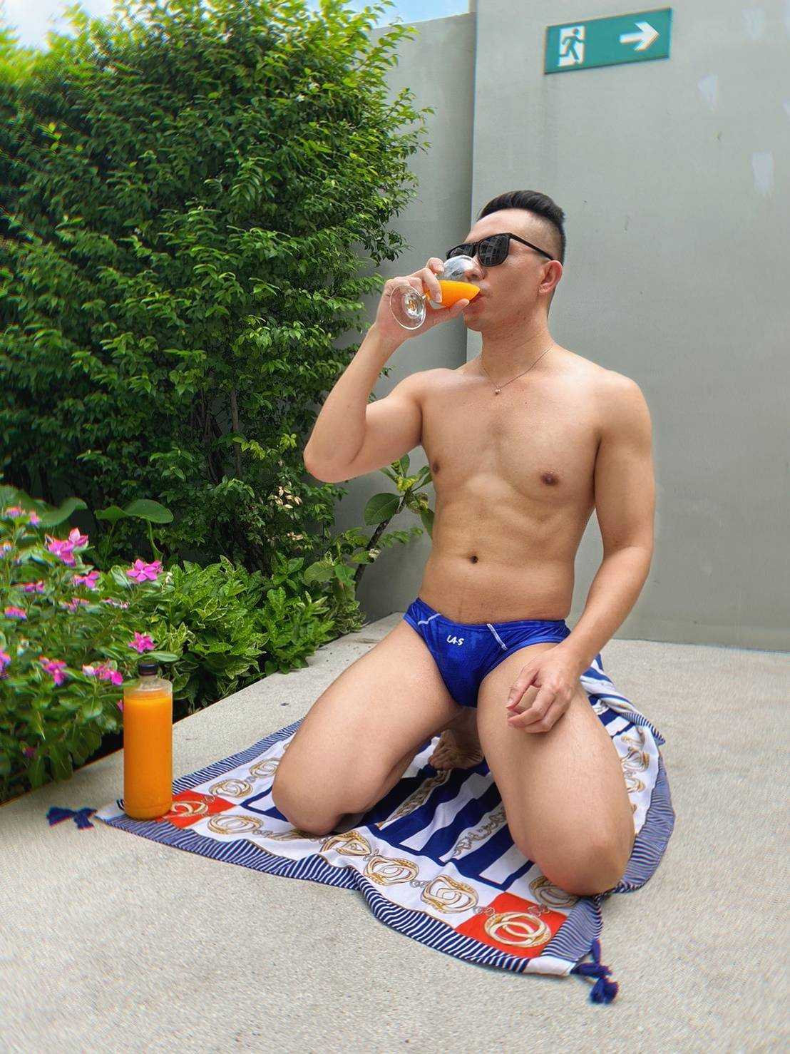Guy Basic Royal Blue