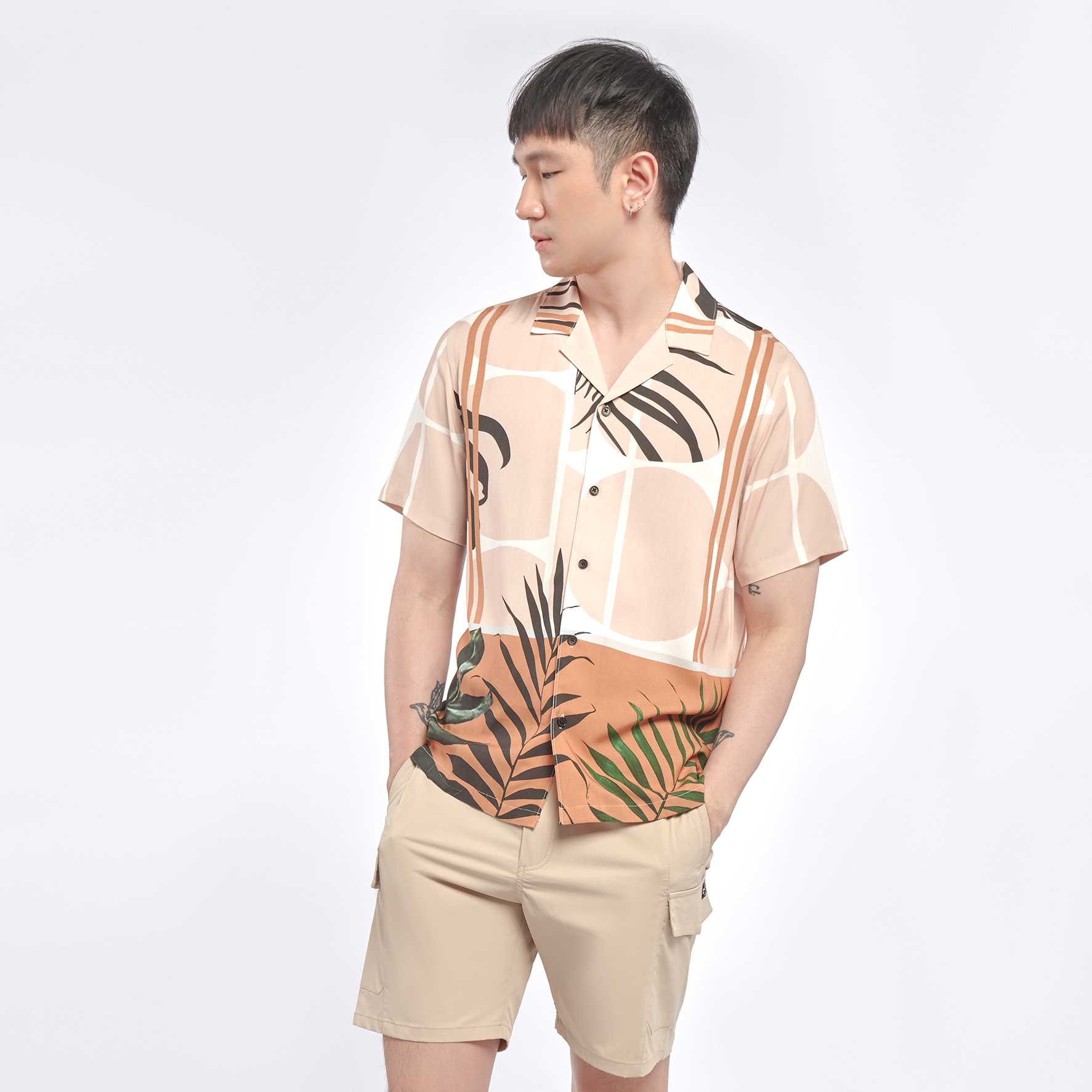เสื้อเชิ้ตฮาวายลายกราฟิก | 03809