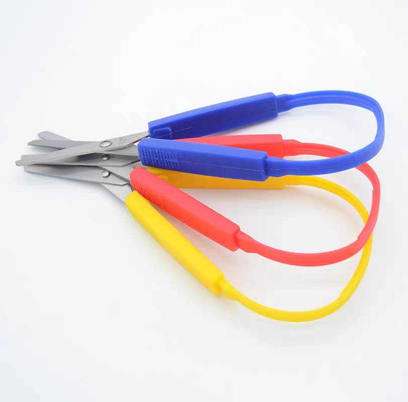 Large Loop Scissors (คละสี)