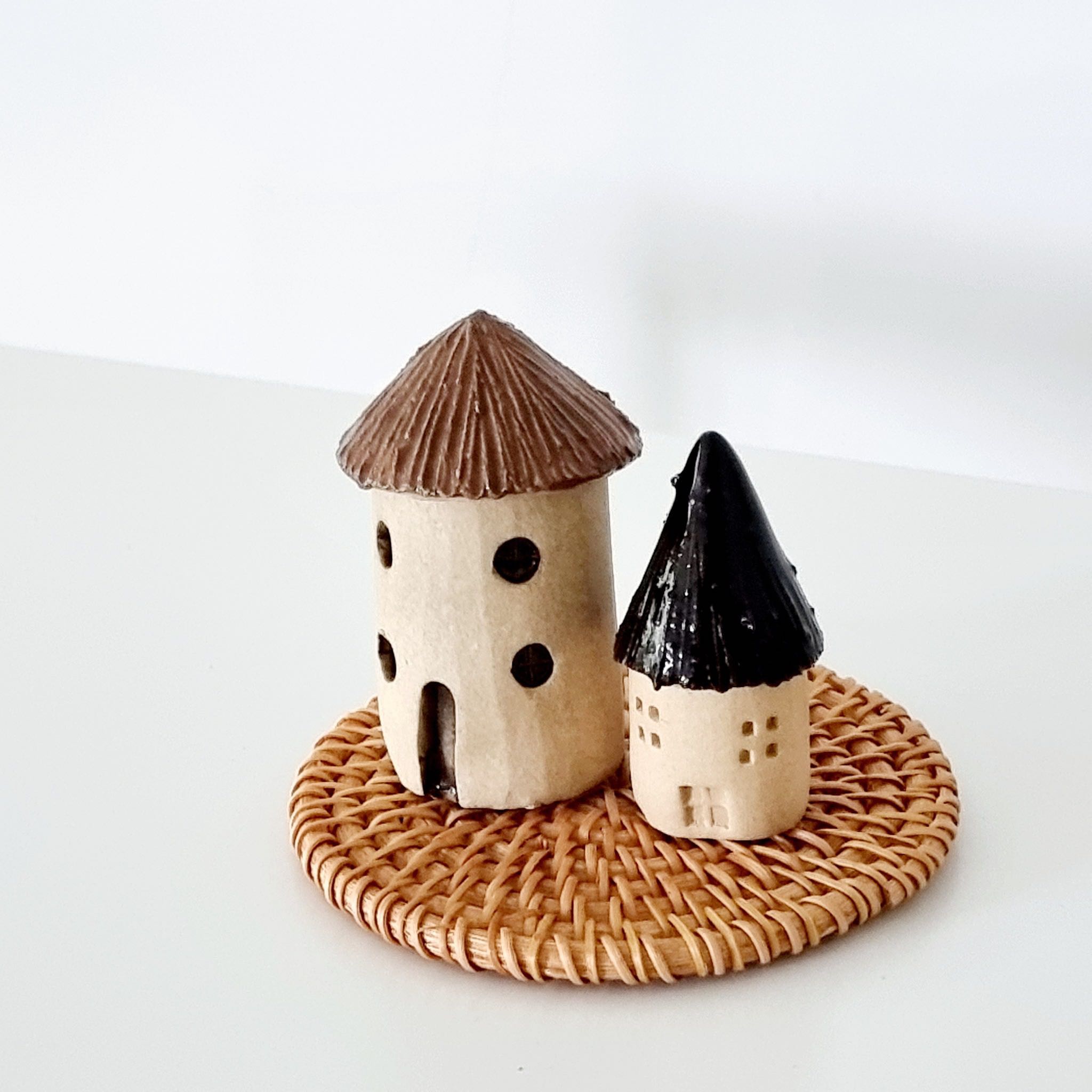 Kenya Tribe House: บ้านดินเผาสไตล์ชนเผ่าเคนย่า (คู่) พร้อมแผ่นรอง
