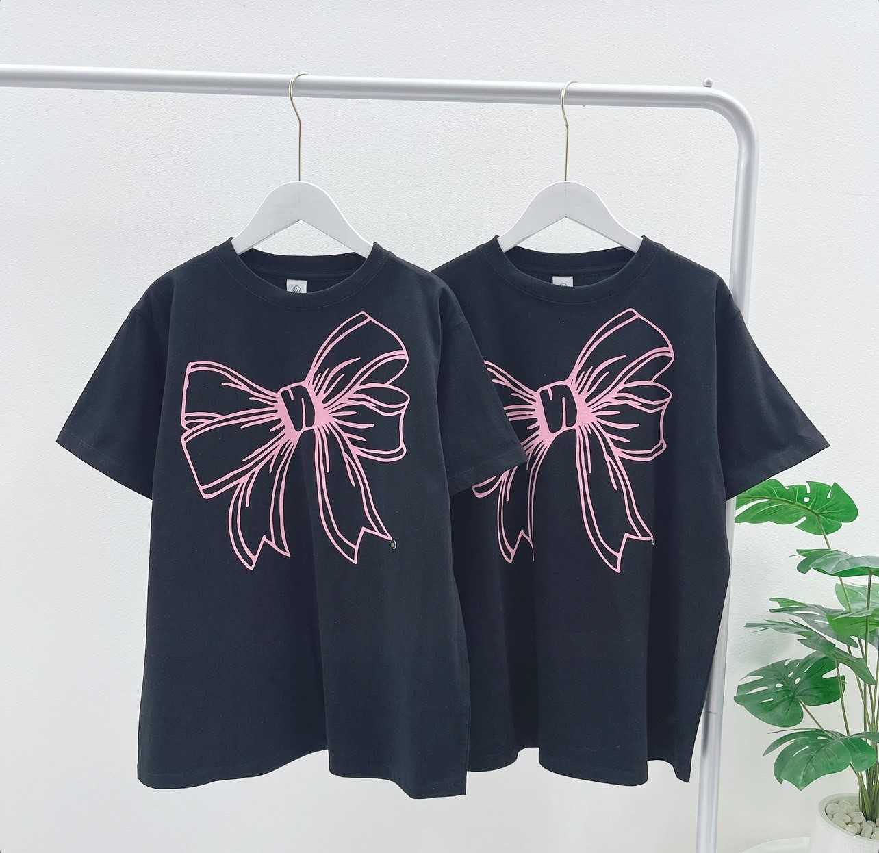 RONRON Big Ribbon Line T-Shirt (BLACK/PINK)