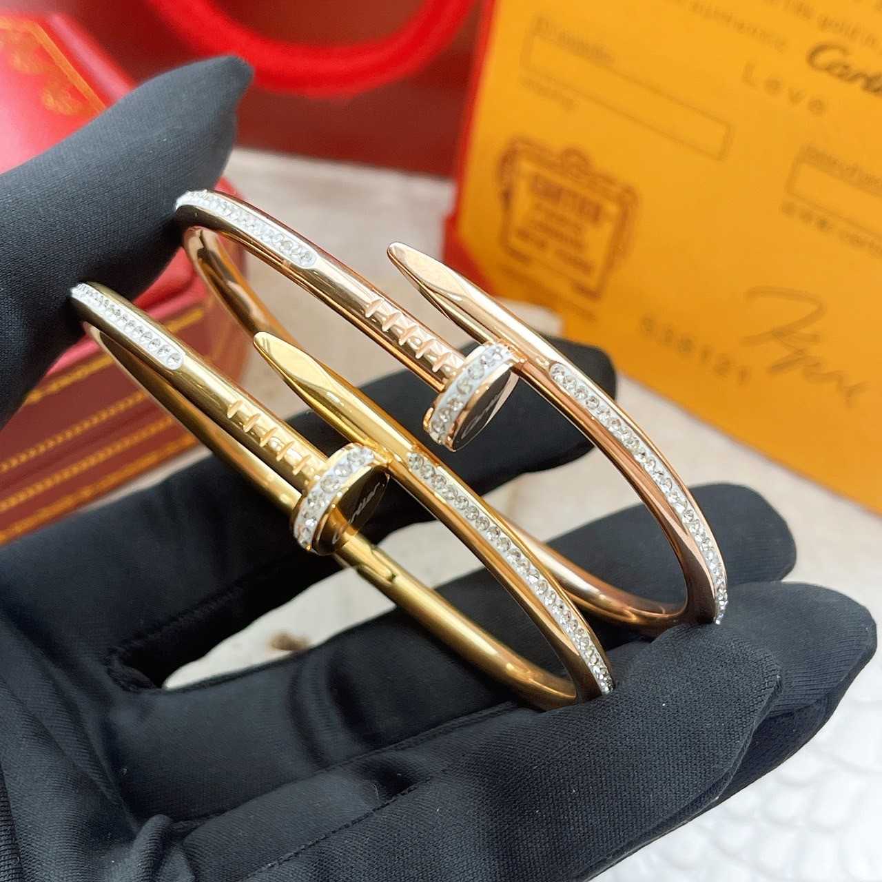กำไลรุ่นเพชรรอบ Stainless Size L B524-B525