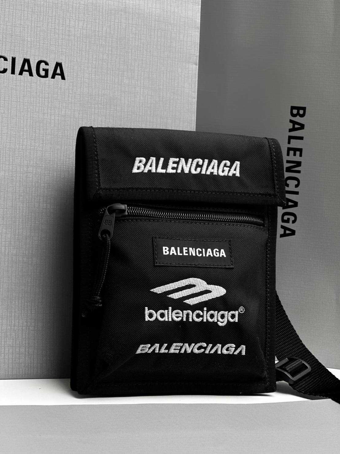 (emoji)New Balenciaga EXPLORER SMALL Size 16 x 19 cm   