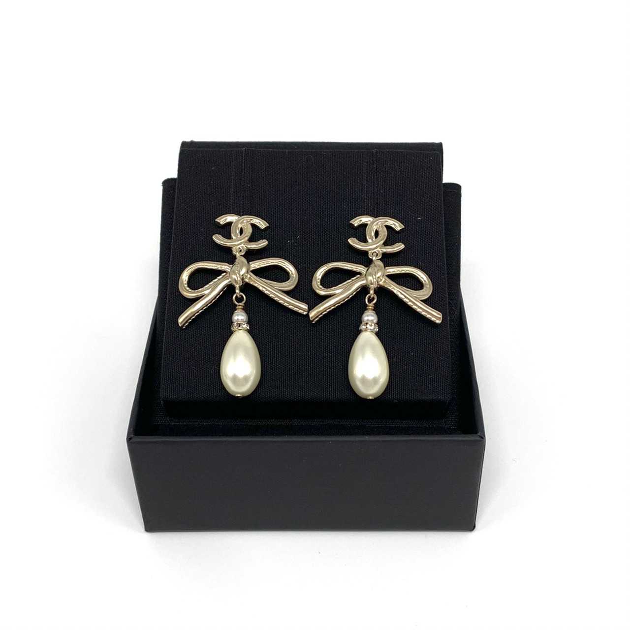 New Chanel Earrings โบว์ มุก lghw